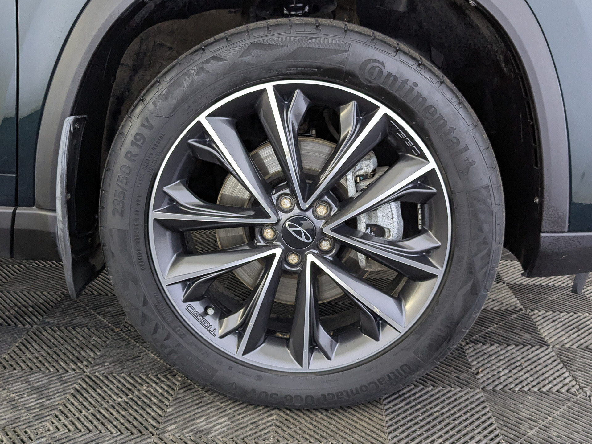 CHERY Tiggo 8 Pro 2.00 (197 л.с), автомат, 2024, пробег 37 529 км