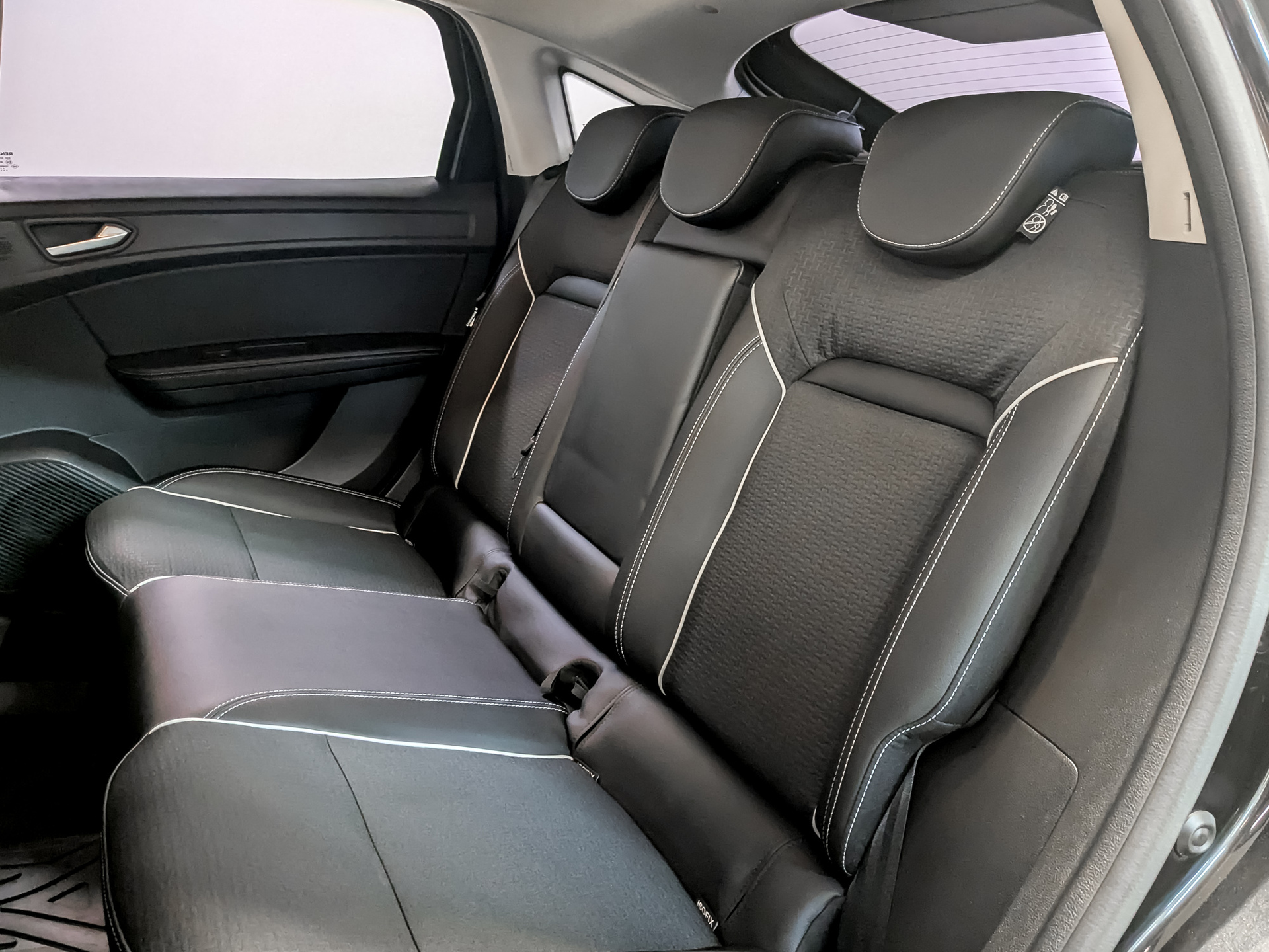 RENAULT Arkana 1.30 (150 л.с), автомат, 2019, пробег 113 464 км