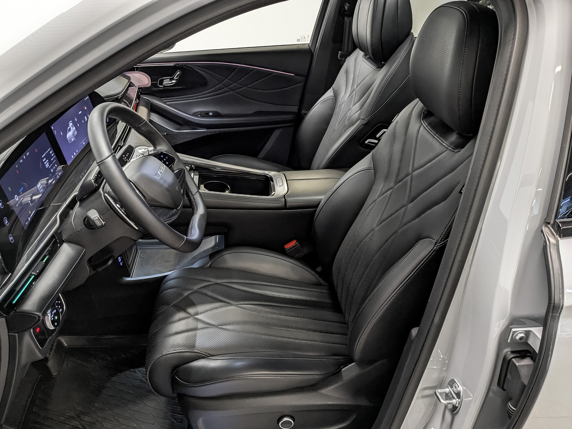 EXEED RX 2.00 (249 л.с), автомат, 2023, пробег 51 460 км