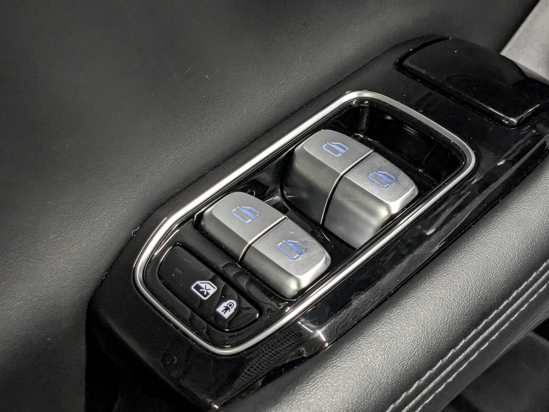 EXEED RX 2.00 (249 л.с), автомат, 2023, пробег 51 460 км
