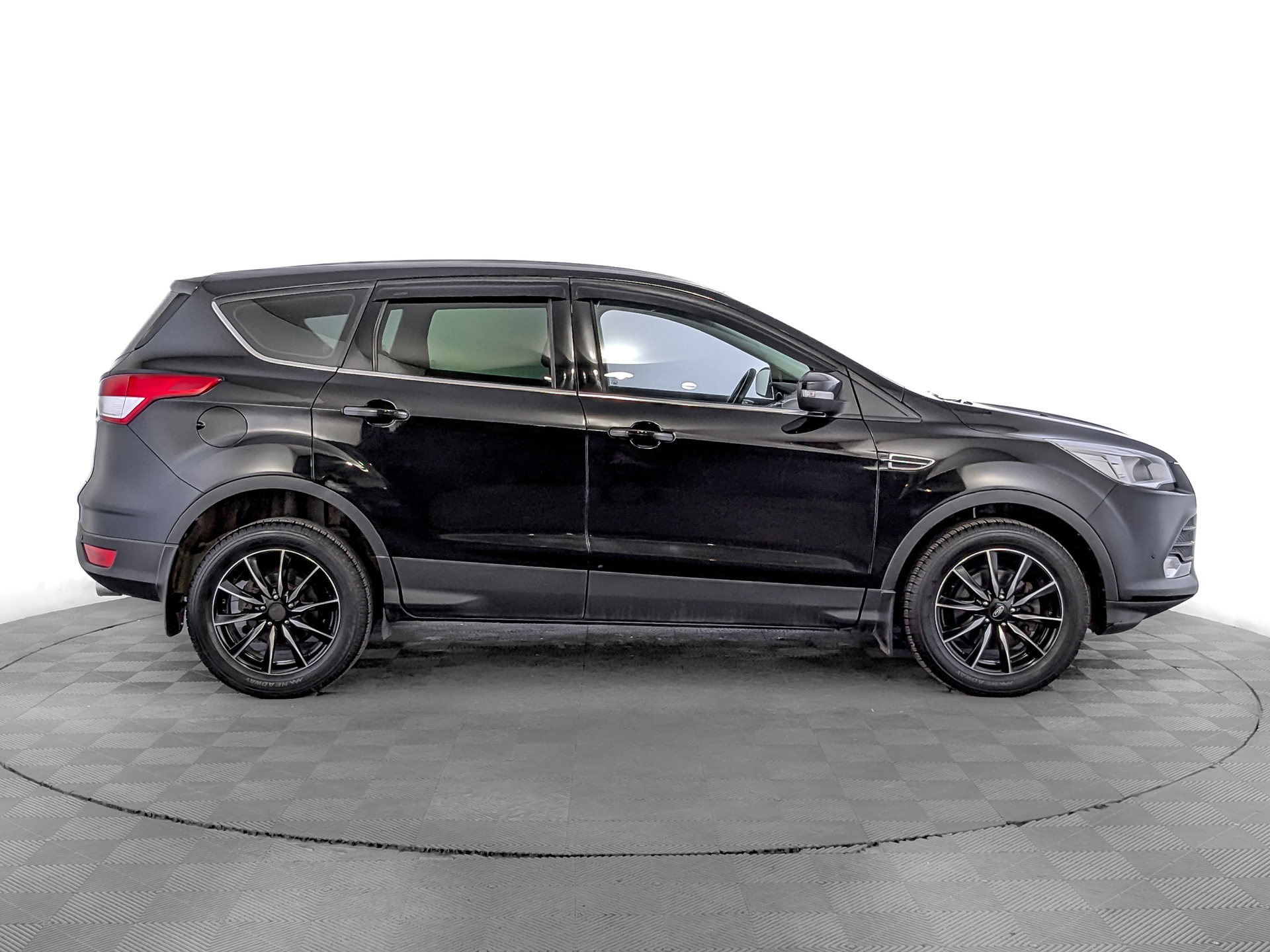FORD Kuga 2.50 (150 л.с), автомат, 2015, пробег 77 992 км