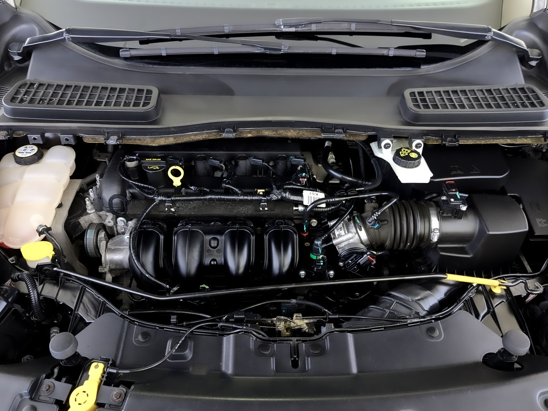 FORD Kuga 2.50 (150 л.с), автомат, 2015, пробег 77 992 км