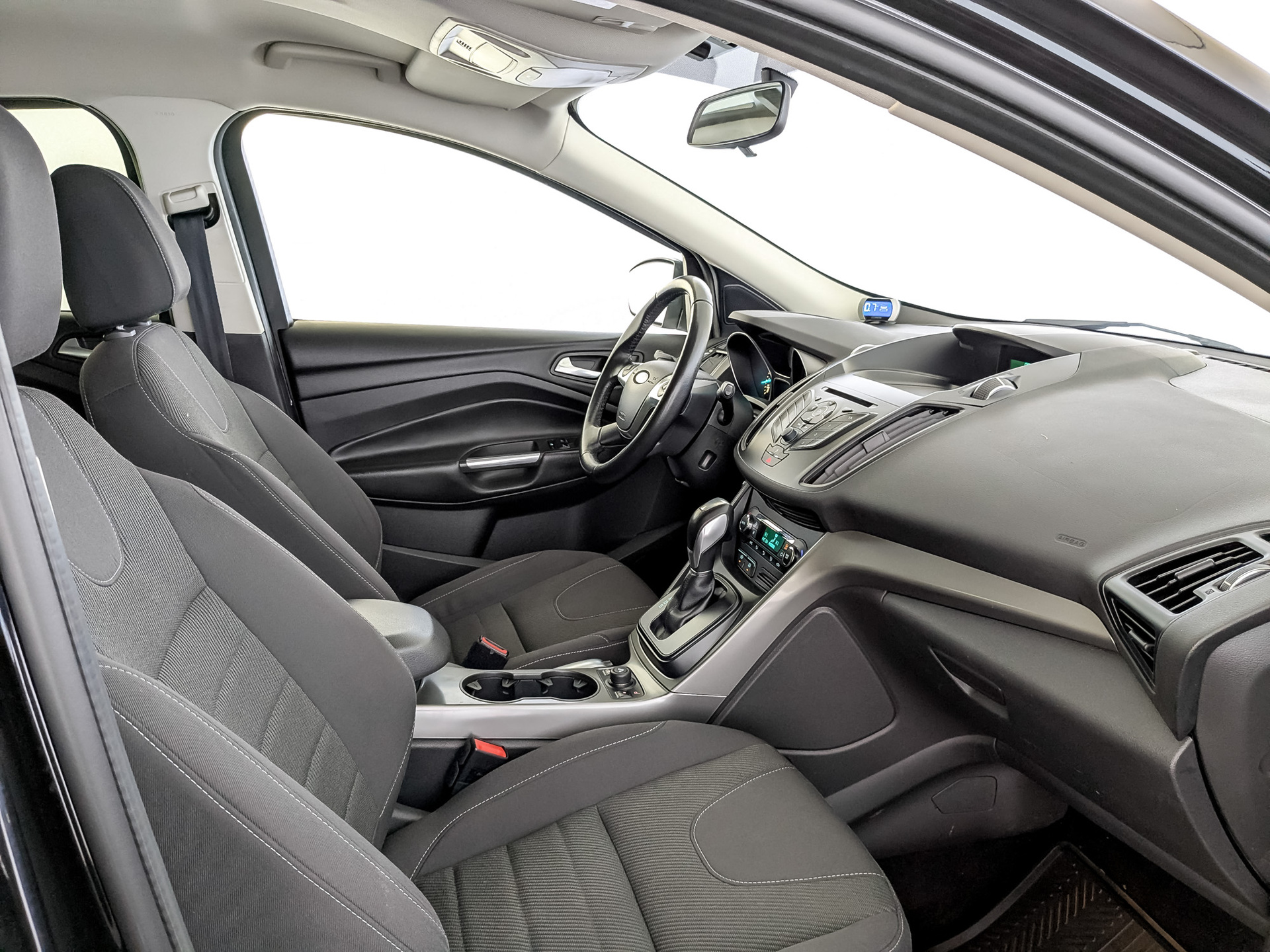 FORD Kuga 2.50 (150 л.с), автомат, 2015, пробег 77 992 км