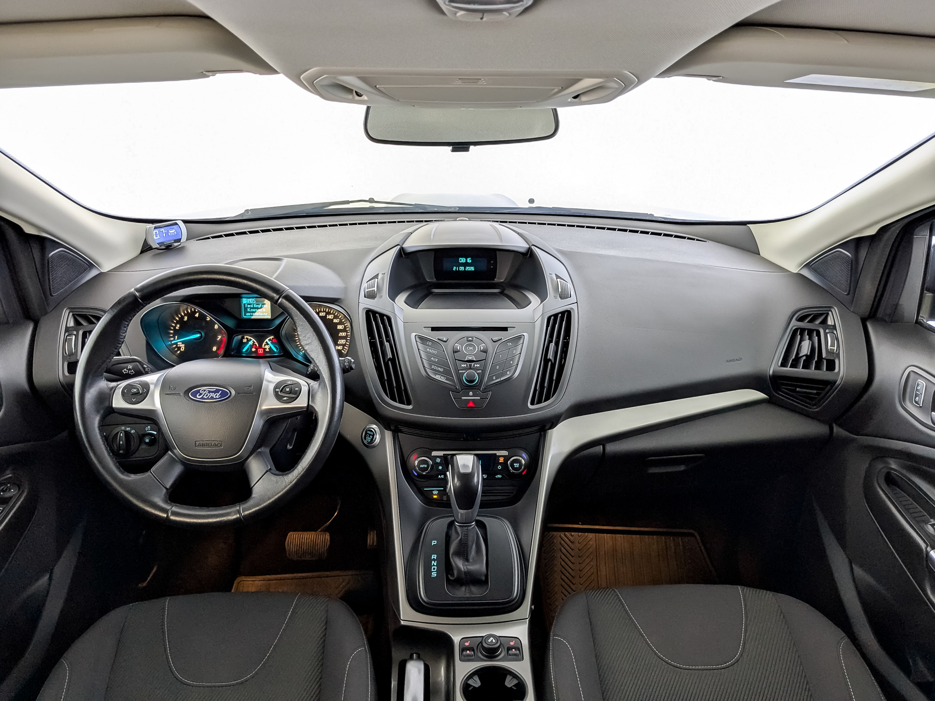 FORD Kuga 2.50 (150 л.с), автомат, 2015, пробег 77 992 км