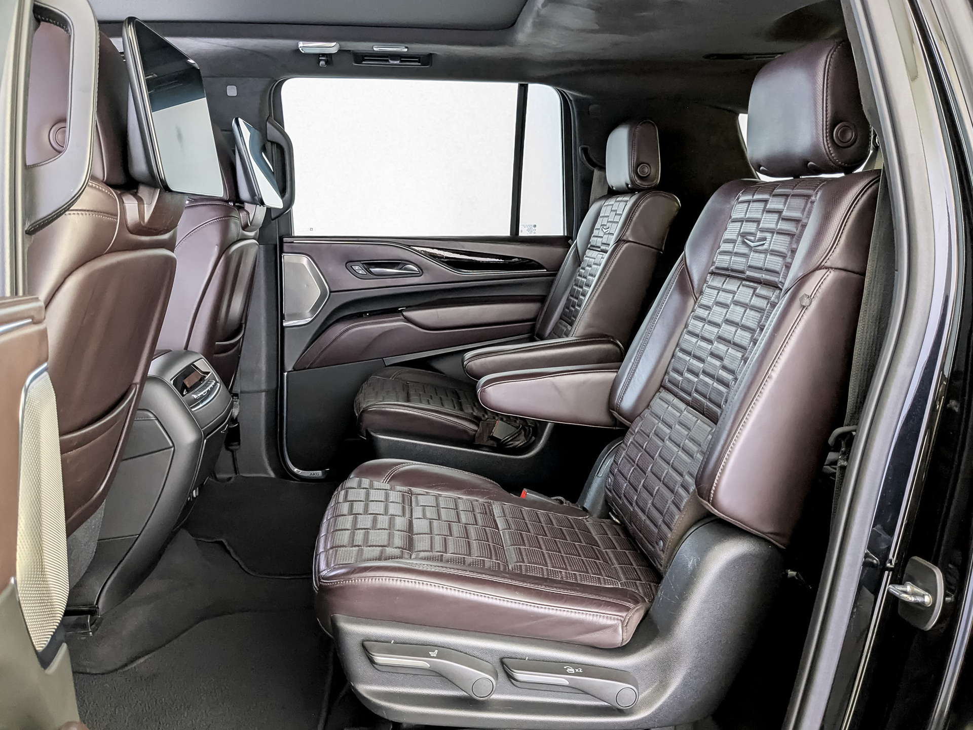 CADILLAC Escalade 6.20 (416 л.с), автомат, 2021, пробег 167 430 км