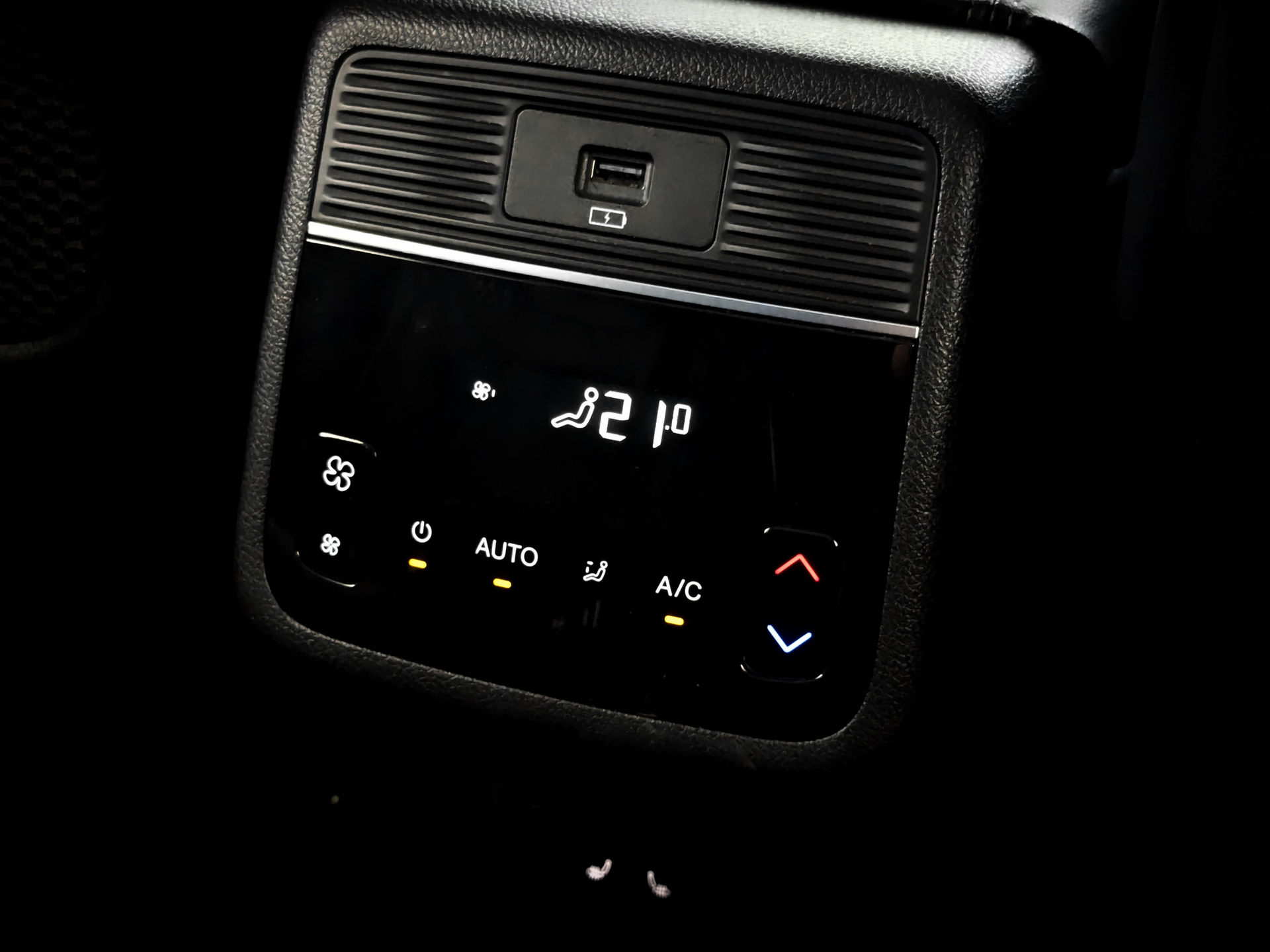 EXEED VX 2.00 (249 л.с), автомат, 2023, пробег 77 833 км