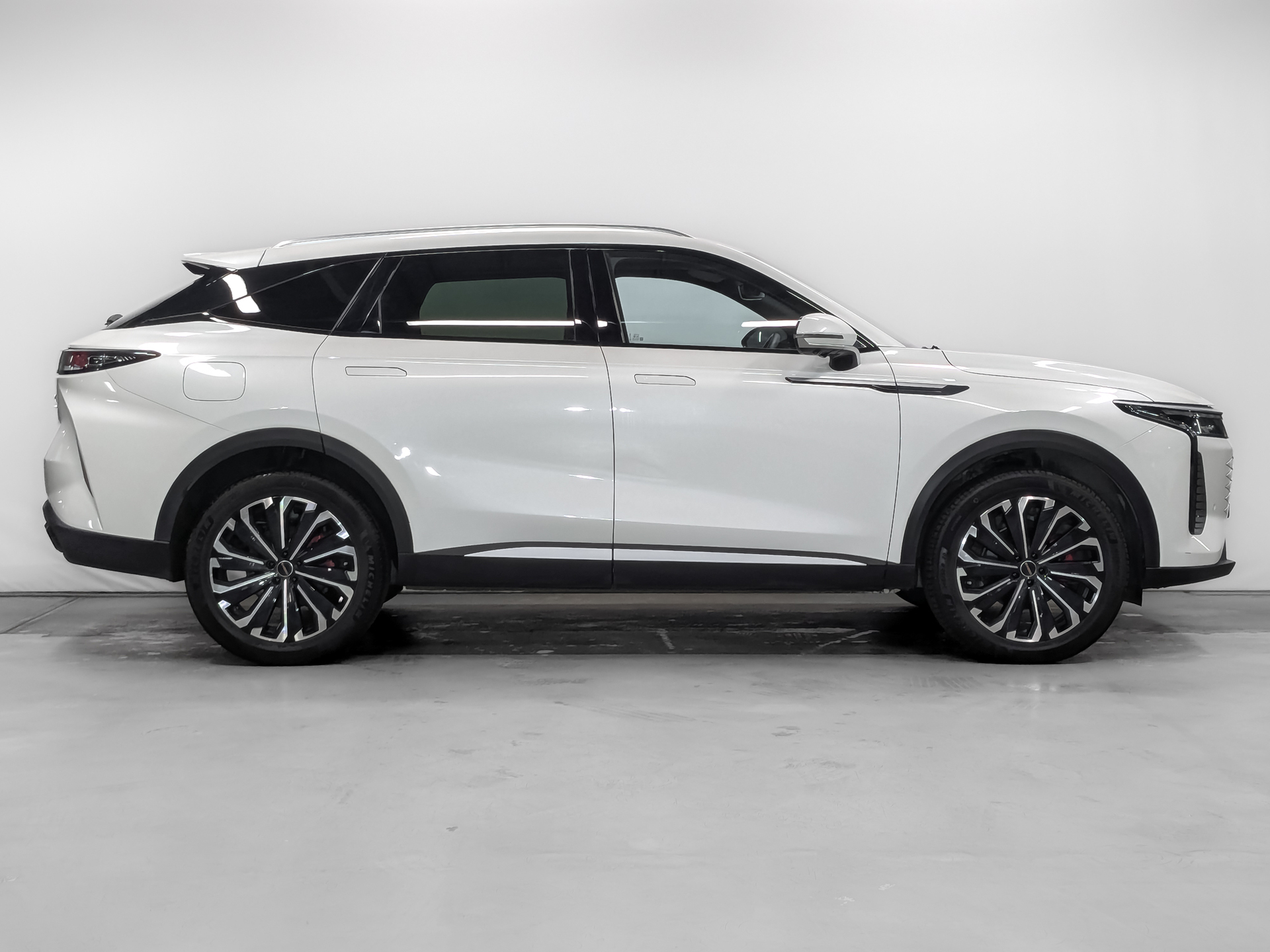 EXEED RX 2.00 (249 л.с), автомат, 2023, пробег 52 892 км