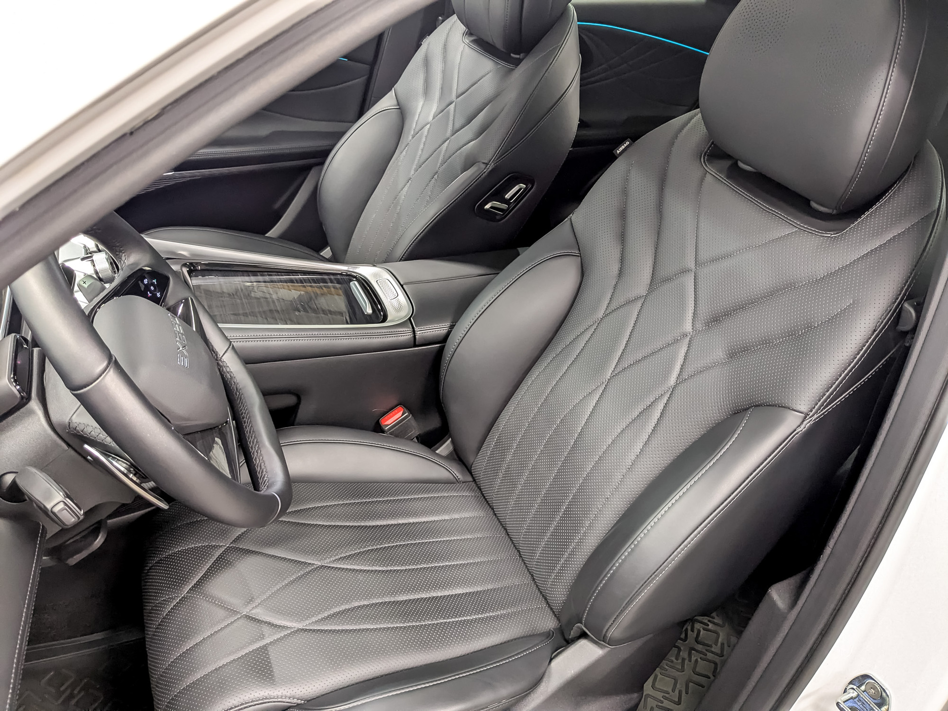 EXEED RX 2.00 (249 л.с), автомат, 2023, пробег 52 892 км
