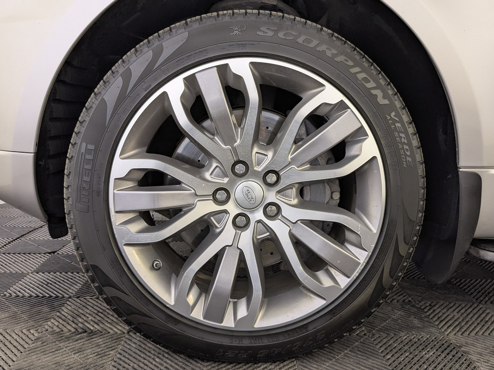 LAND ROVER Range Rover Sport 3.00 (306 л.с), автомат, 2017, пробег 121 250 км