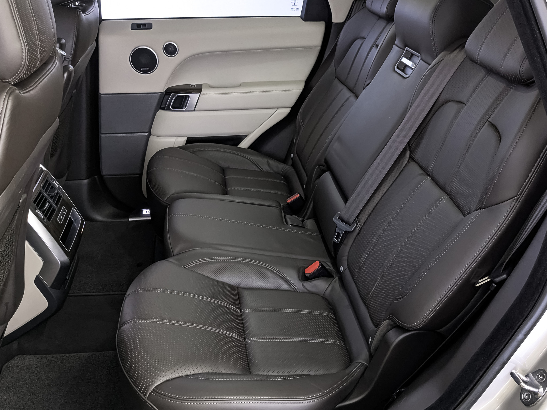 LAND ROVER Range Rover Sport 3.00 (306 л.с), автомат, 2017, пробег 121 250 км