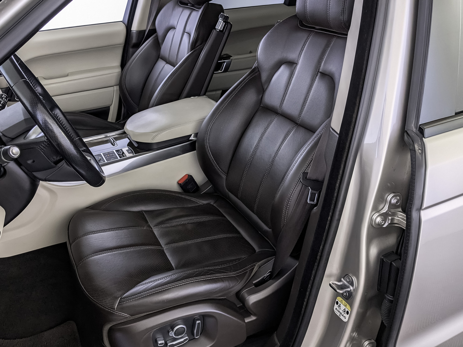 LAND ROVER Range Rover Sport 3.00 (306 л.с), автомат, 2017, пробег 121 250 км