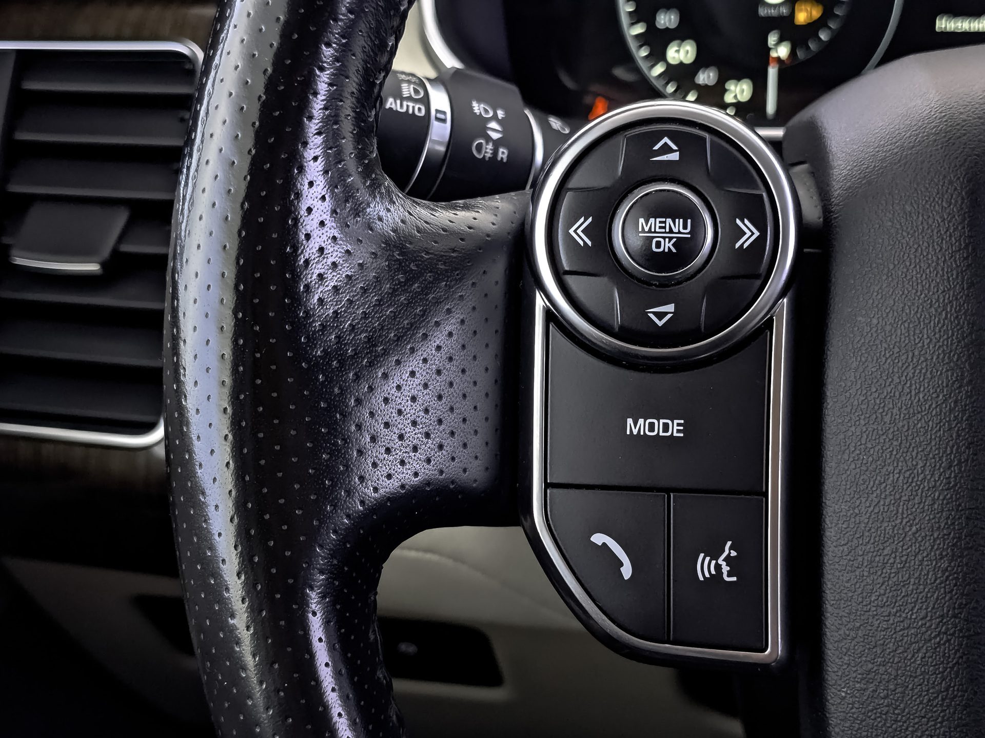 LAND ROVER Range Rover Sport 3.00 (306 л.с), автомат, 2017, пробег 121 250 км