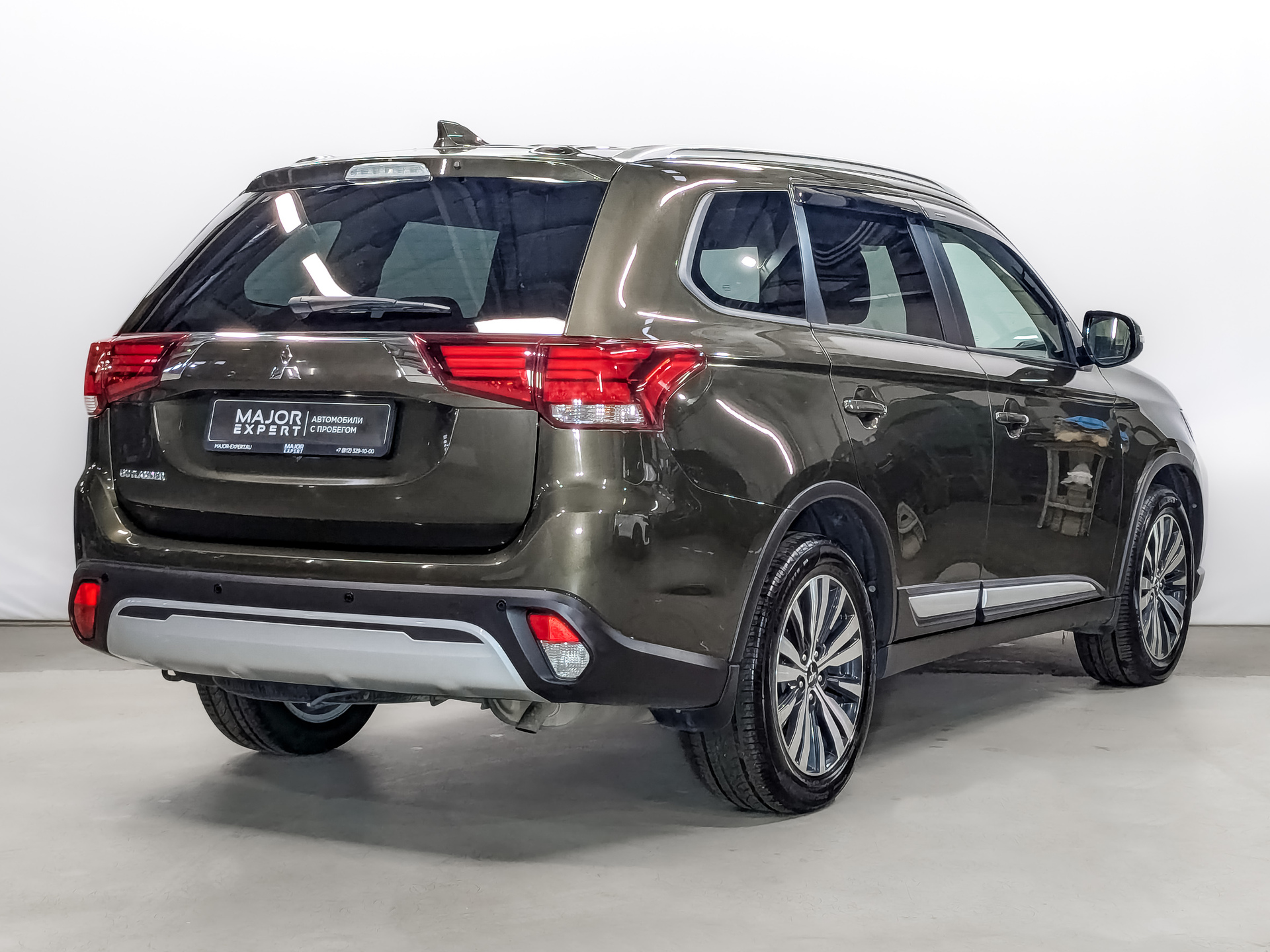 MITSUBISHI Outlander 2.00 (146 л.с), автомат, 2020, пробег 100 043 км