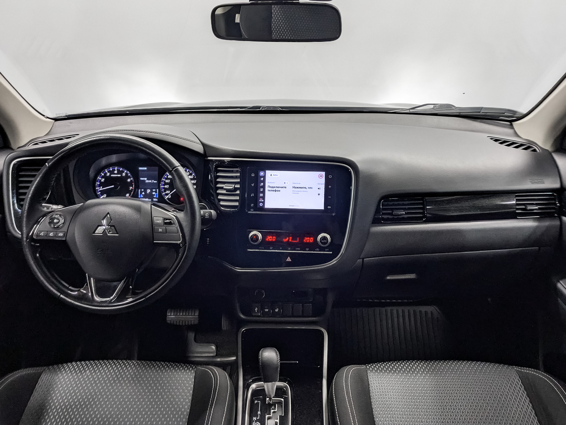 MITSUBISHI Outlander 2.00 (146 л.с), автомат, 2020, пробег 100 043 км