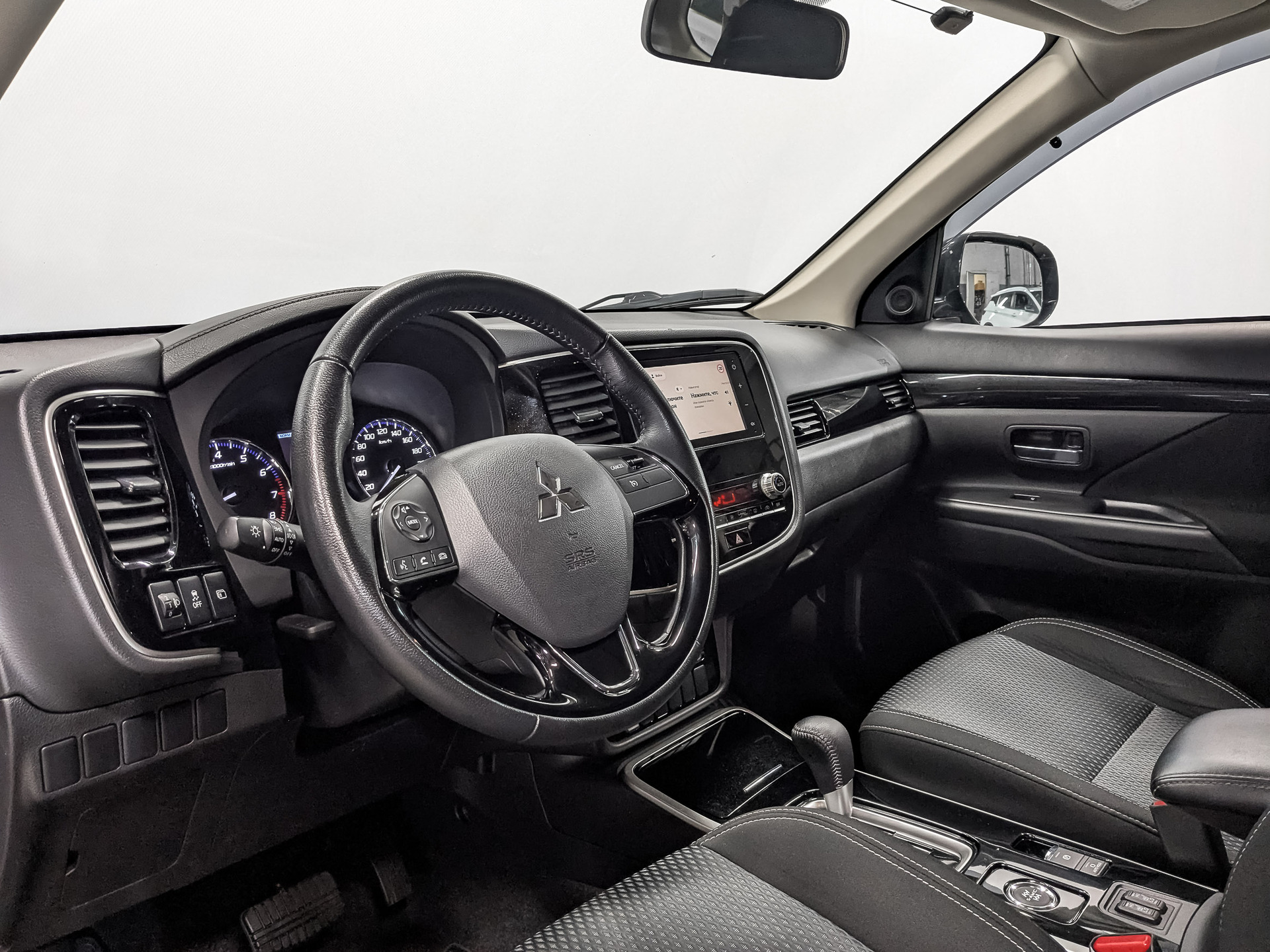 MITSUBISHI Outlander 2.00 (146 л.с), автомат, 2020, пробег 100 043 км