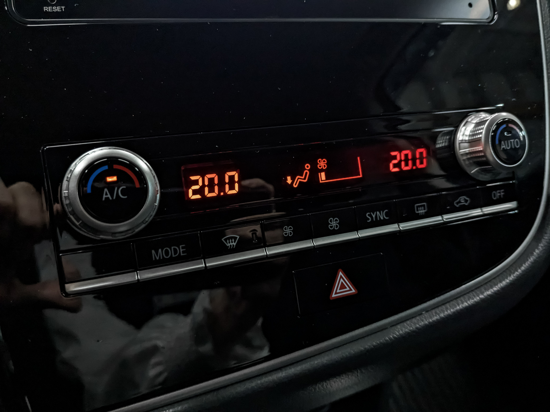 MITSUBISHI Outlander 2.00 (146 л.с), автомат, 2020, пробег 100 043 км