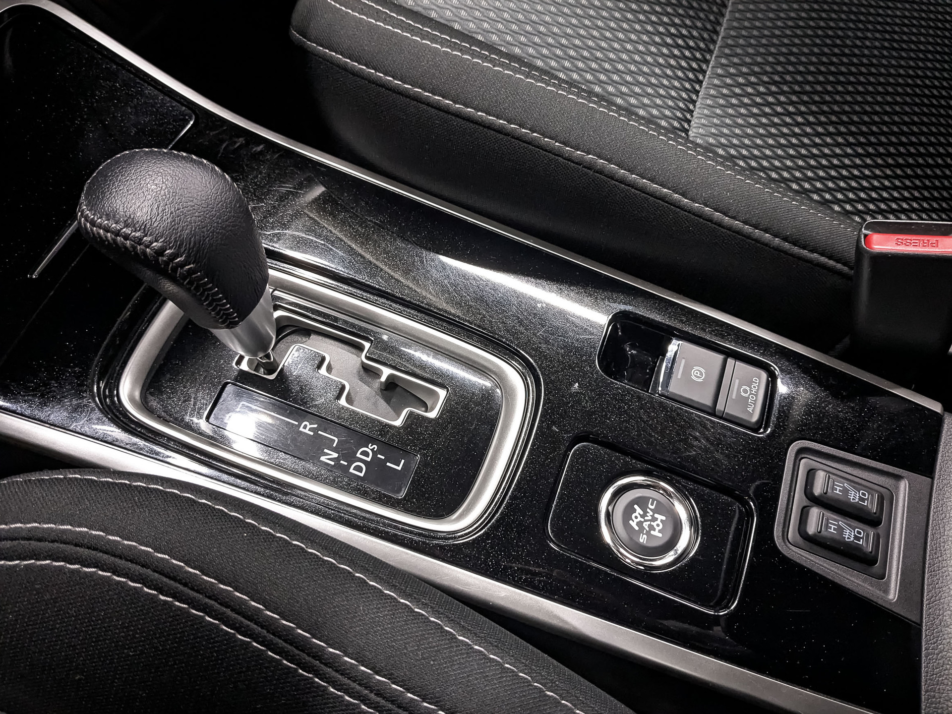 MITSUBISHI Outlander 2.00 (146 л.с), автомат, 2020, пробег 100 043 км