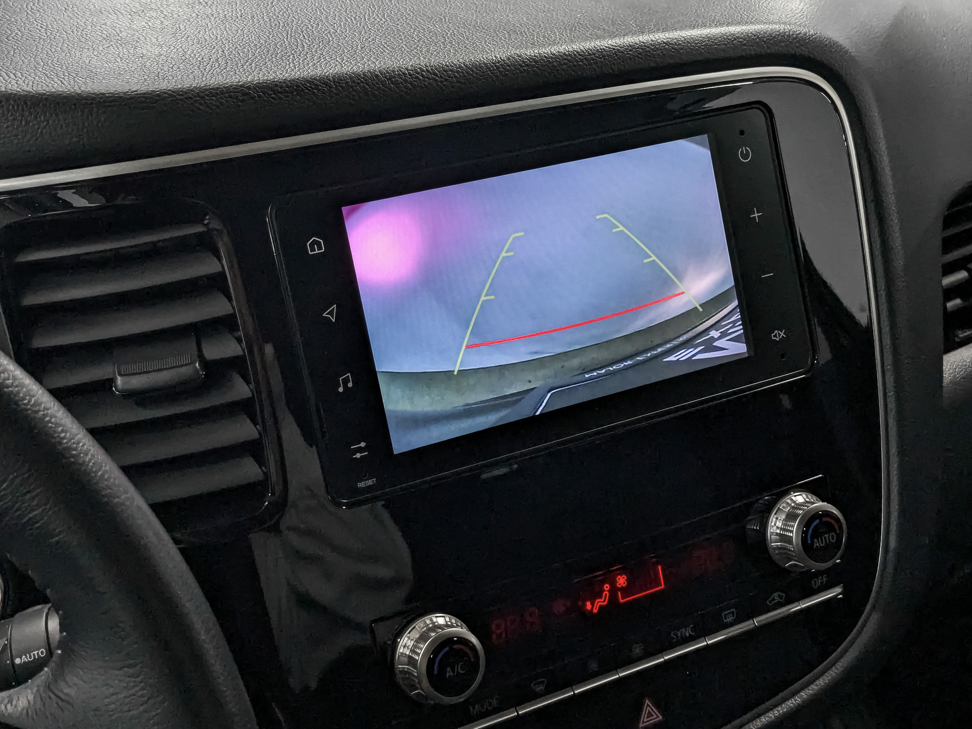 MITSUBISHI Outlander 2.00 (146 л.с), автомат, 2020, пробег 100 043 км