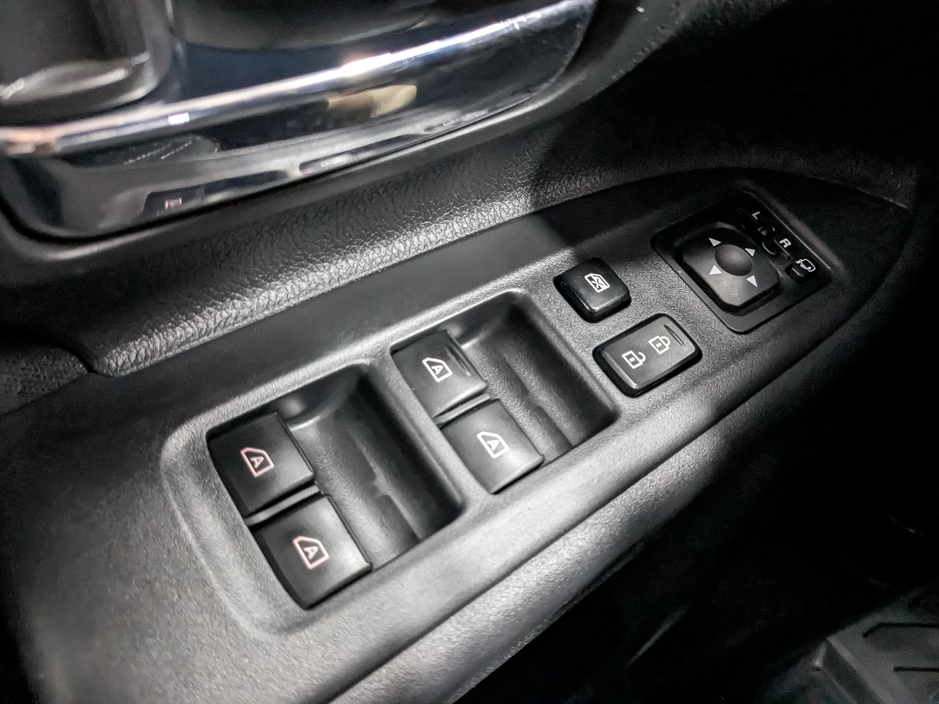 MITSUBISHI Outlander 2.00 (146 л.с), автомат, 2020, пробег 100 043 км