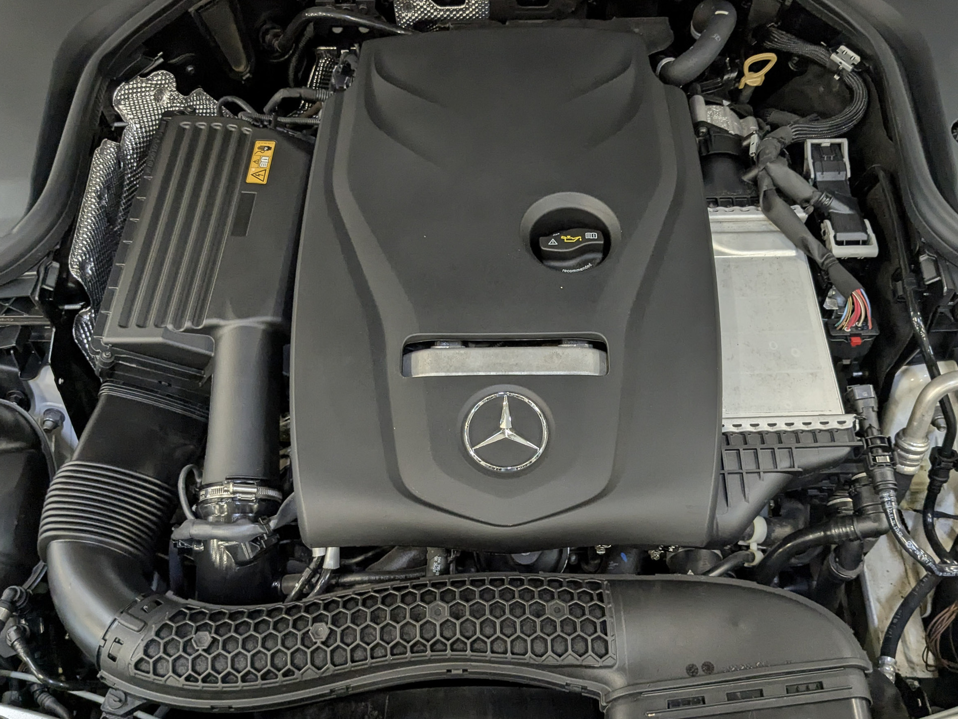 MERCEDES-BENZ E-Класс 2.00 (211 л.с), автомат, 2021, пробег 92 500 км
