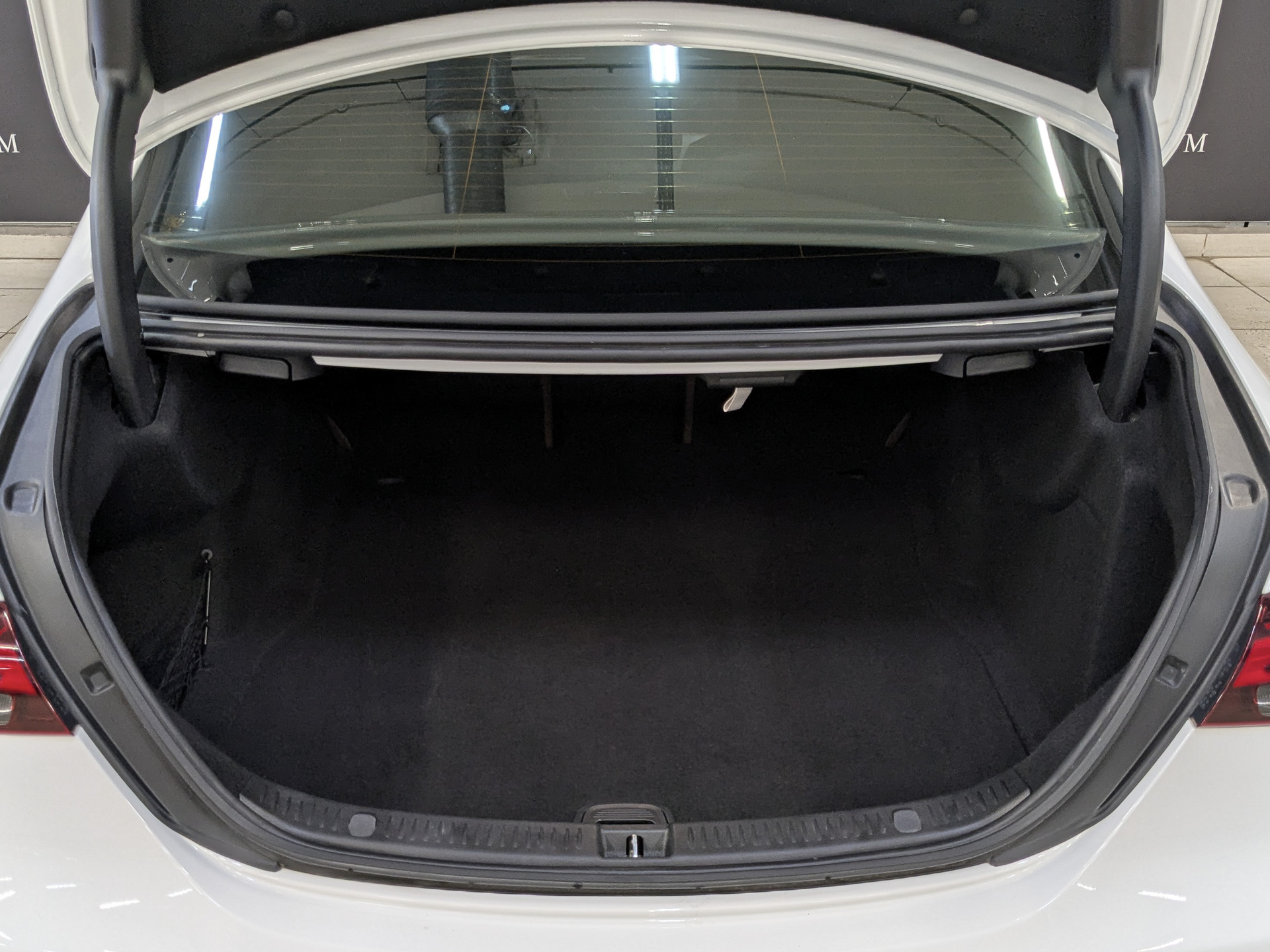MERCEDES-BENZ E-Класс 2.00 (211 л.с), автомат, 2021, пробег 92 500 км