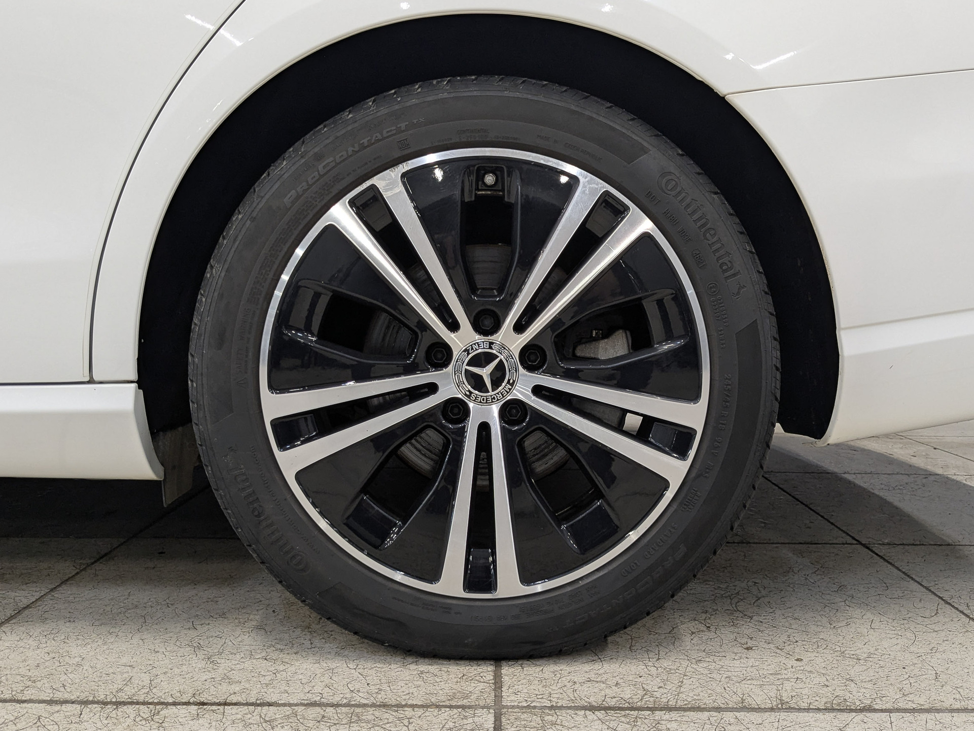 MERCEDES-BENZ E-Класс 2.00 (211 л.с), автомат, 2021, пробег 92 500 км