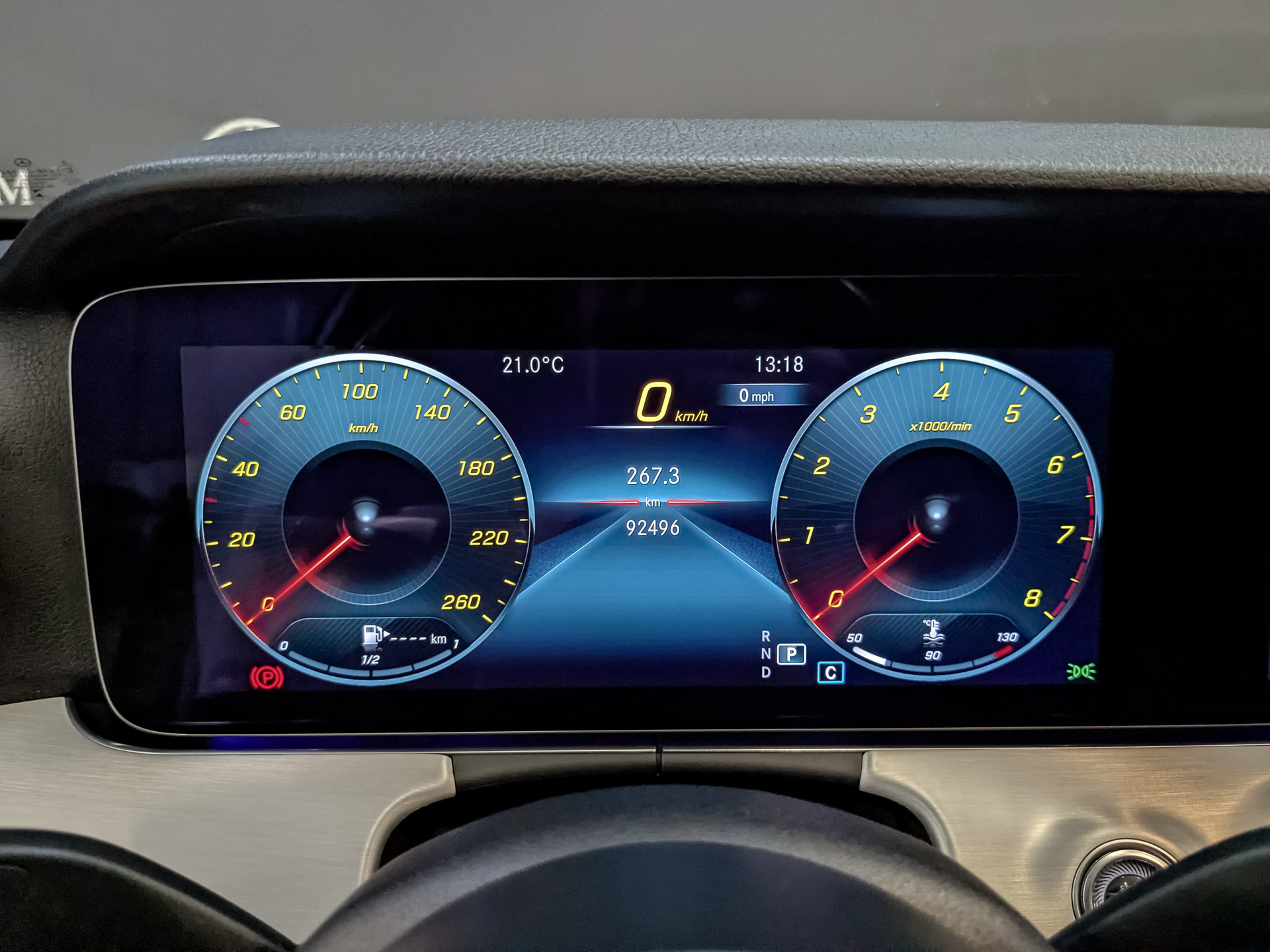 MERCEDES-BENZ E-Класс 2.00 (211 л.с), автомат, 2021, пробег 92 500 км