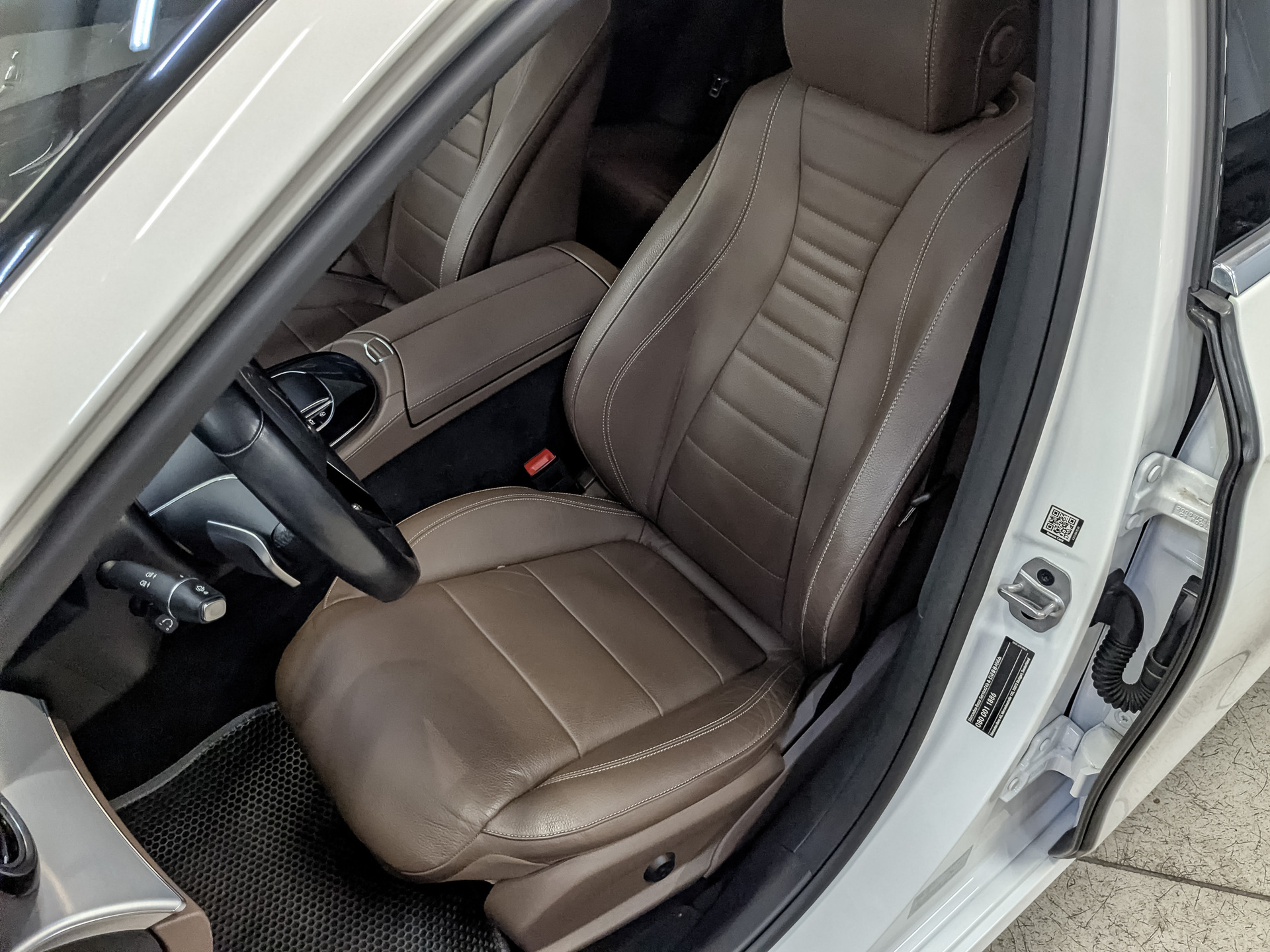 MERCEDES-BENZ E-Класс 2.00 (211 л.с), автомат, 2021, пробег 92 500 км