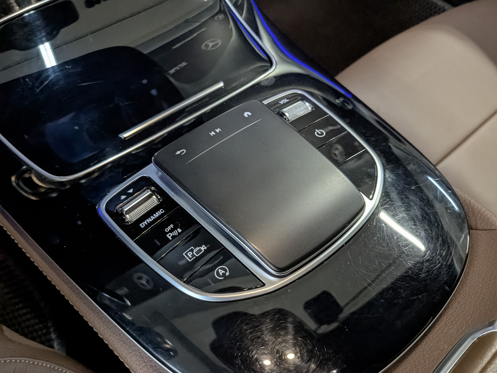 MERCEDES-BENZ E-Класс 2.00 (211 л.с), автомат, 2021, пробег 92 500 км