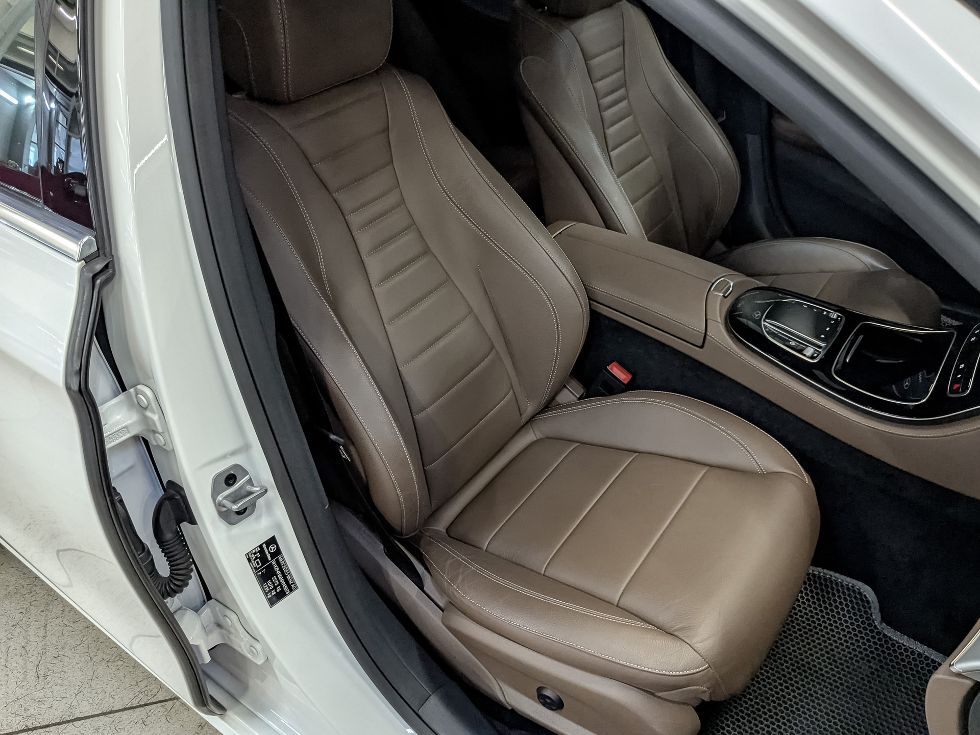 MERCEDES-BENZ E-Класс 2.00 (211 л.с), автомат, 2021, пробег 92 500 км