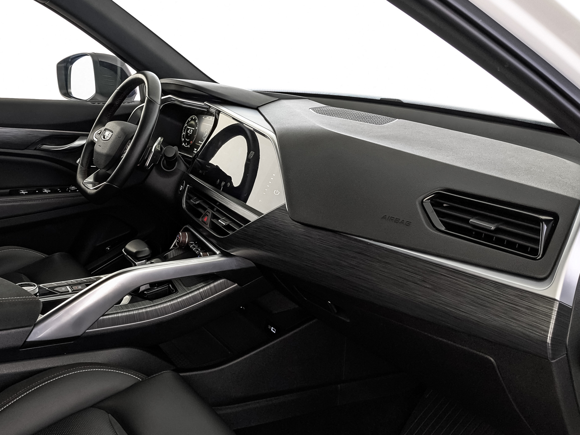 GEELY Tugella 2.00 (238 л.с), автомат, 2023, пробег 89 000 км