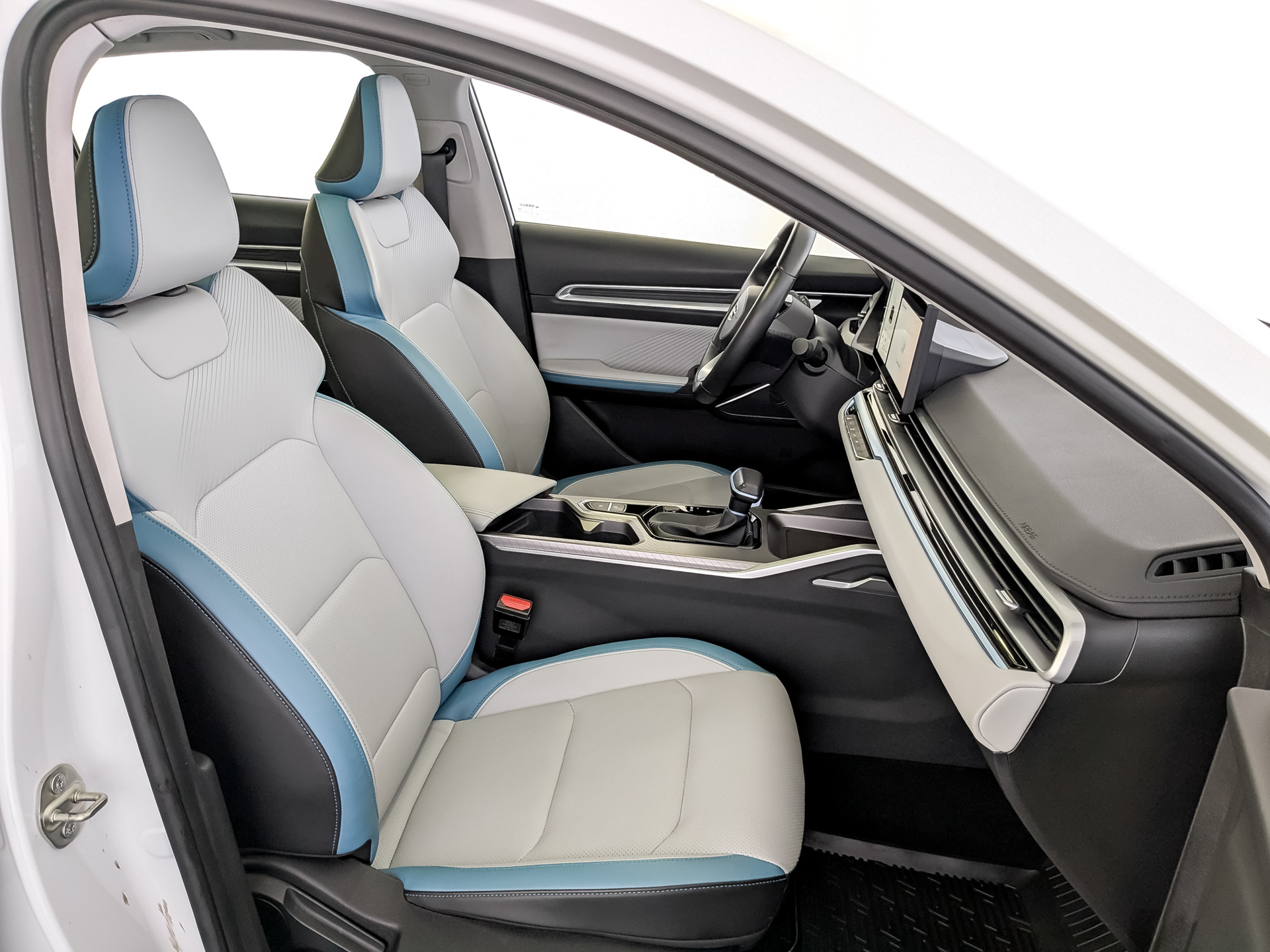 GEELY Emgrand II 1.50 (122 л.с), автомат, 2023, пробег 40 353 км