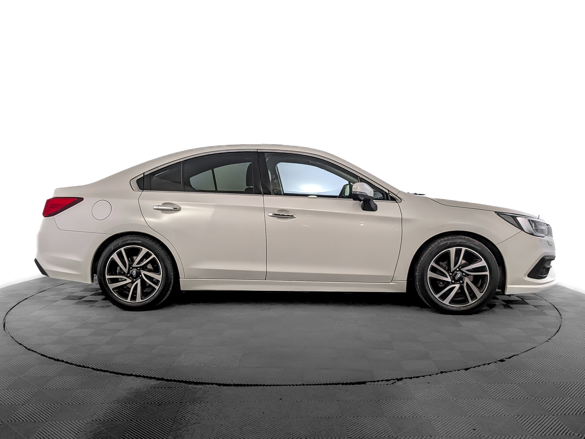 SUBARU Legacy 2.50 (175 л.с), автомат, 2019, пробег 66 210 км