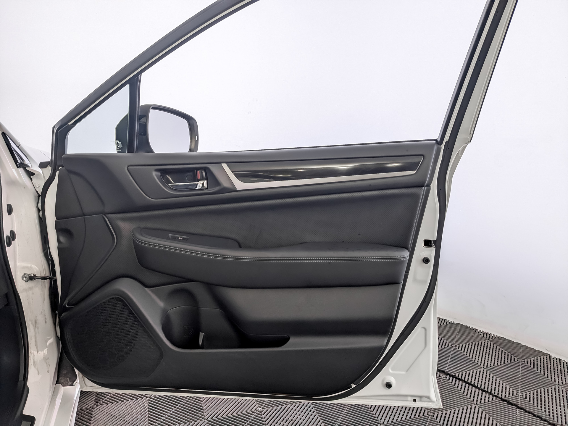 SUBARU Legacy 2.50 (175 л.с), автомат, 2019, пробег 66 210 км