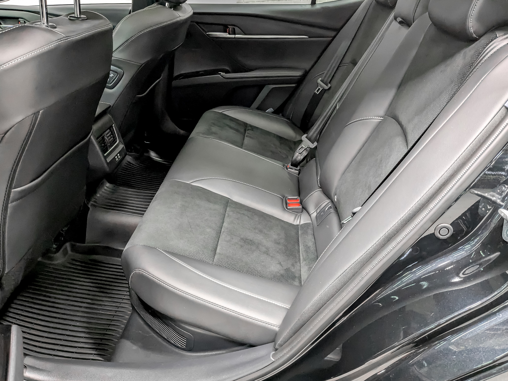 TOYOTA Camry 2.00 (197 л.с), автомат, 2025, пробег 21 591 км