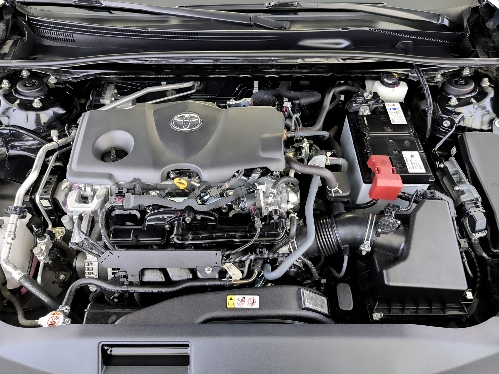 TOYOTA Camry 2.50 (207 л.с), автомат, 2023, пробег 29 236 км