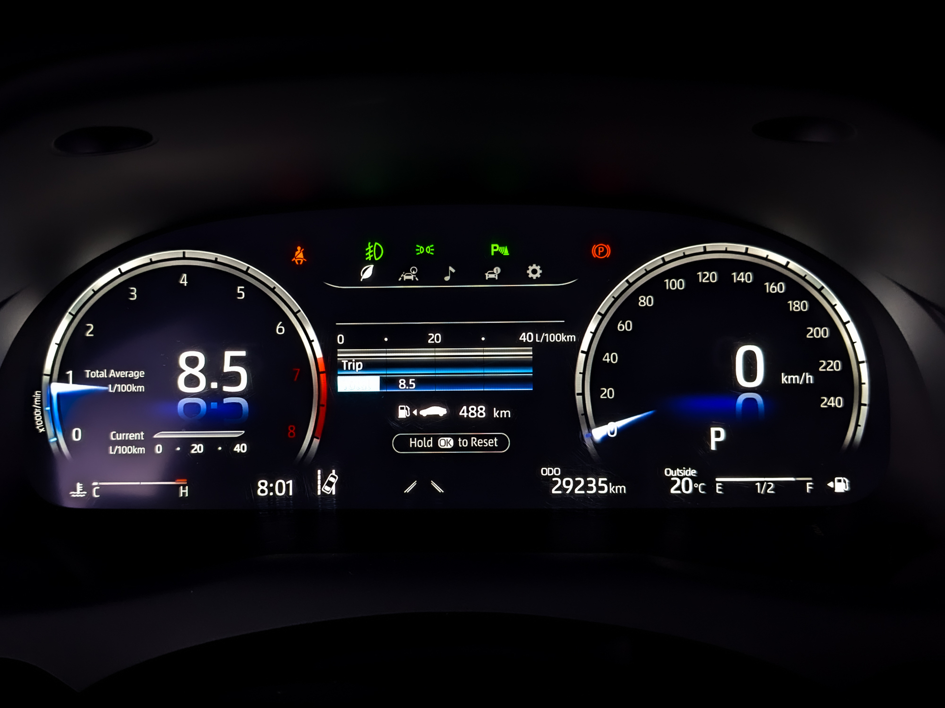 TOYOTA Camry 2.50 (207 л.с), автомат, 2023, пробег 29 236 км