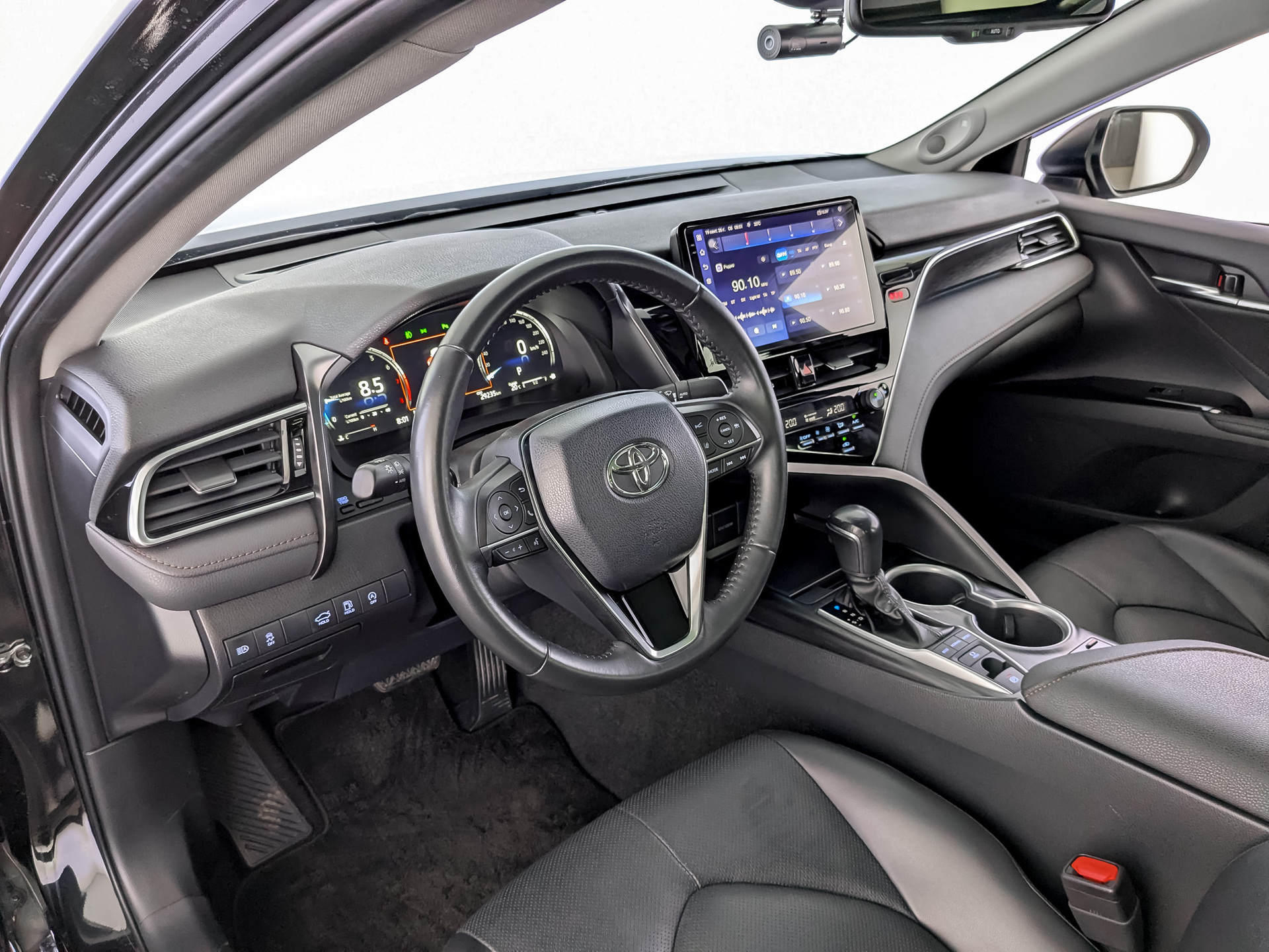 TOYOTA Camry 2.50 (207 л.с), автомат, 2023, пробег 29 236 км