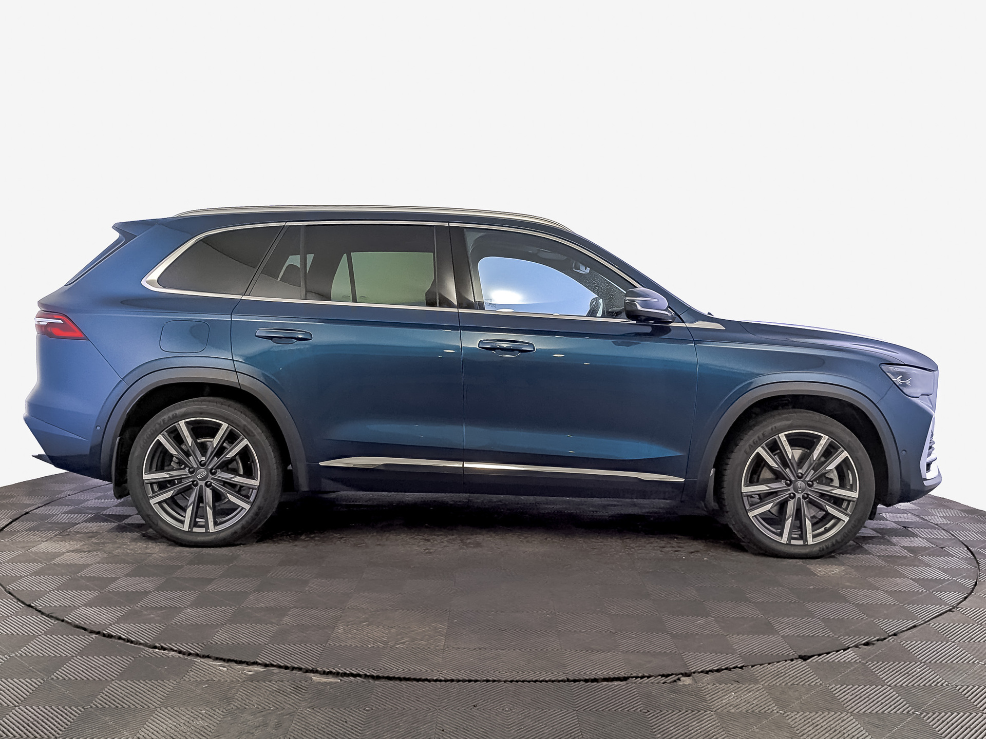 GEELY Xingyue L (Monjaro) 2.00 (238 л.с), автомат, 2023, пробег 96 950 км