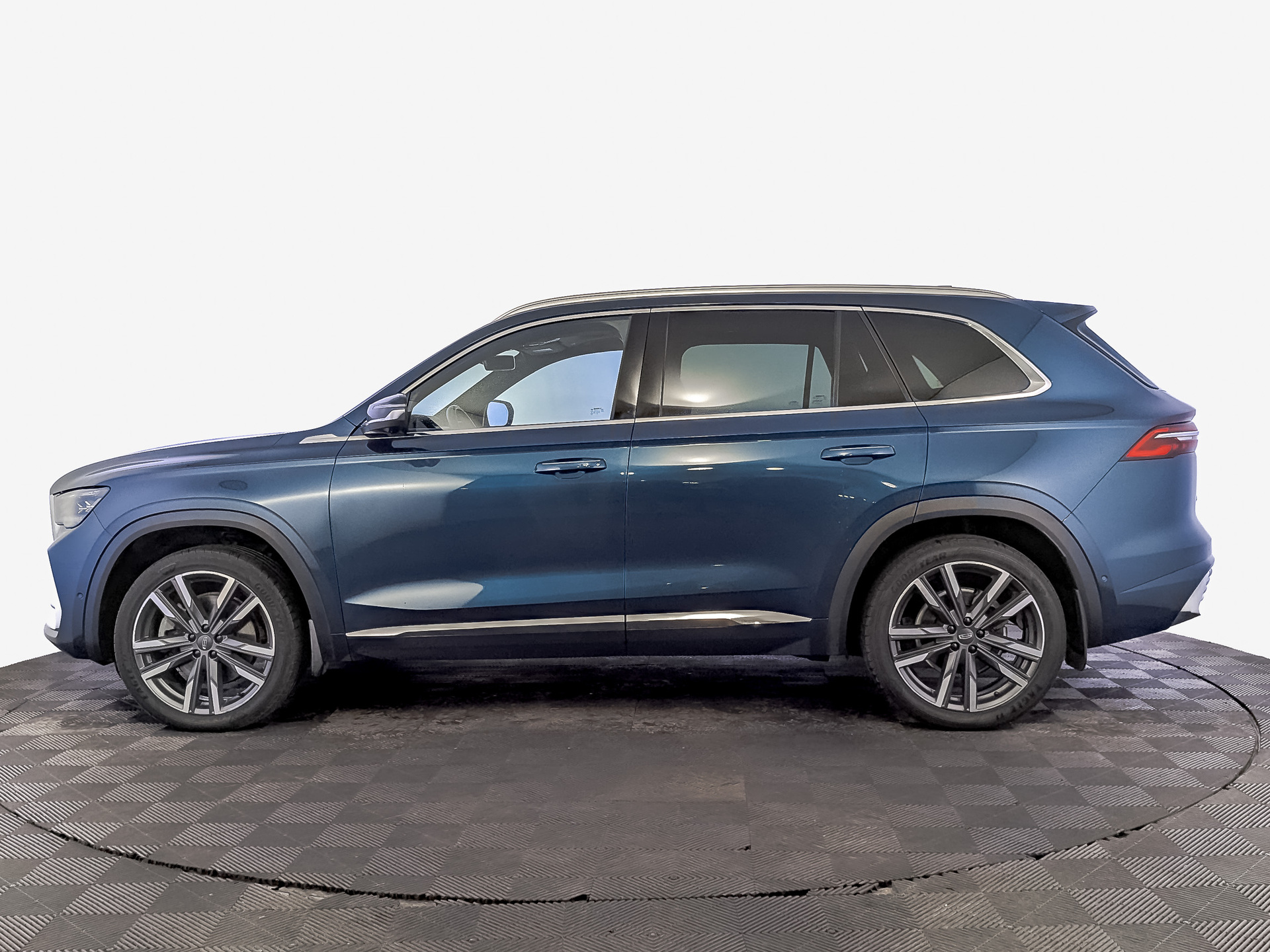 GEELY Xingyue L (Monjaro) 2.00 (238 л.с), автомат, 2023, пробег 96 950 км
