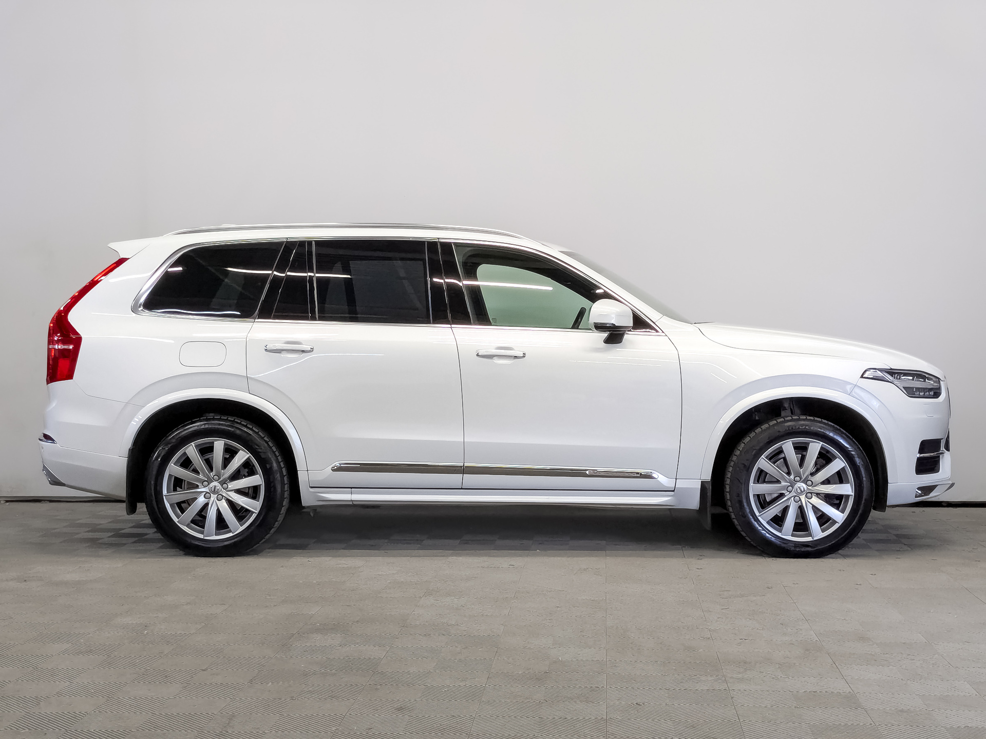 VOLVO XC90 2.00 (249 л.с), автомат, 2018, пробег 59 262 км