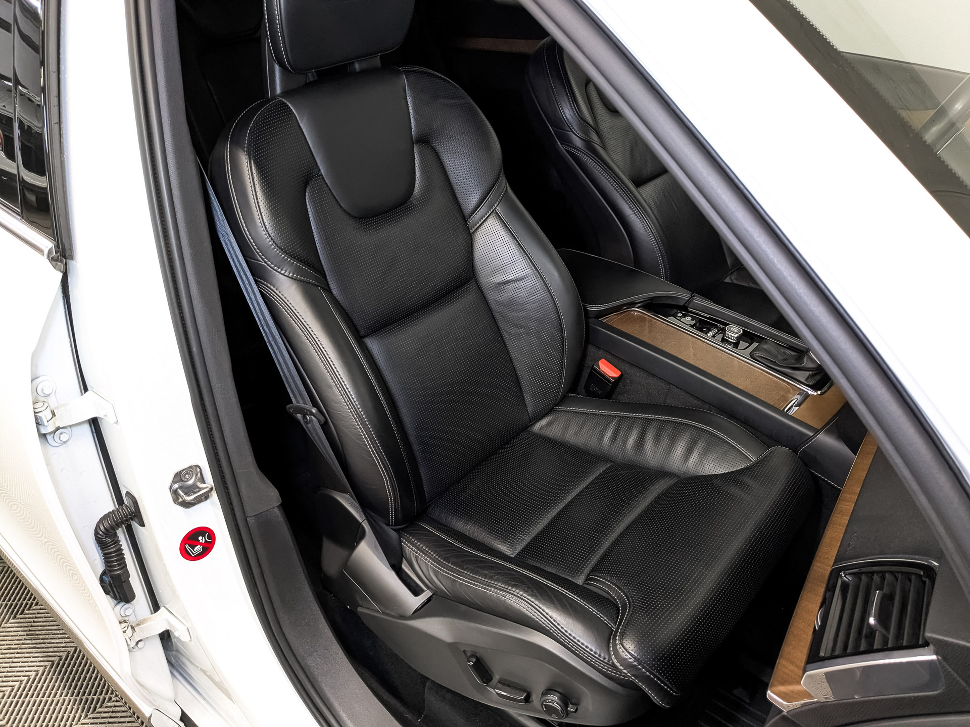 VOLVO XC90 2.00 (249 л.с), автомат, 2018, пробег 59 262 км