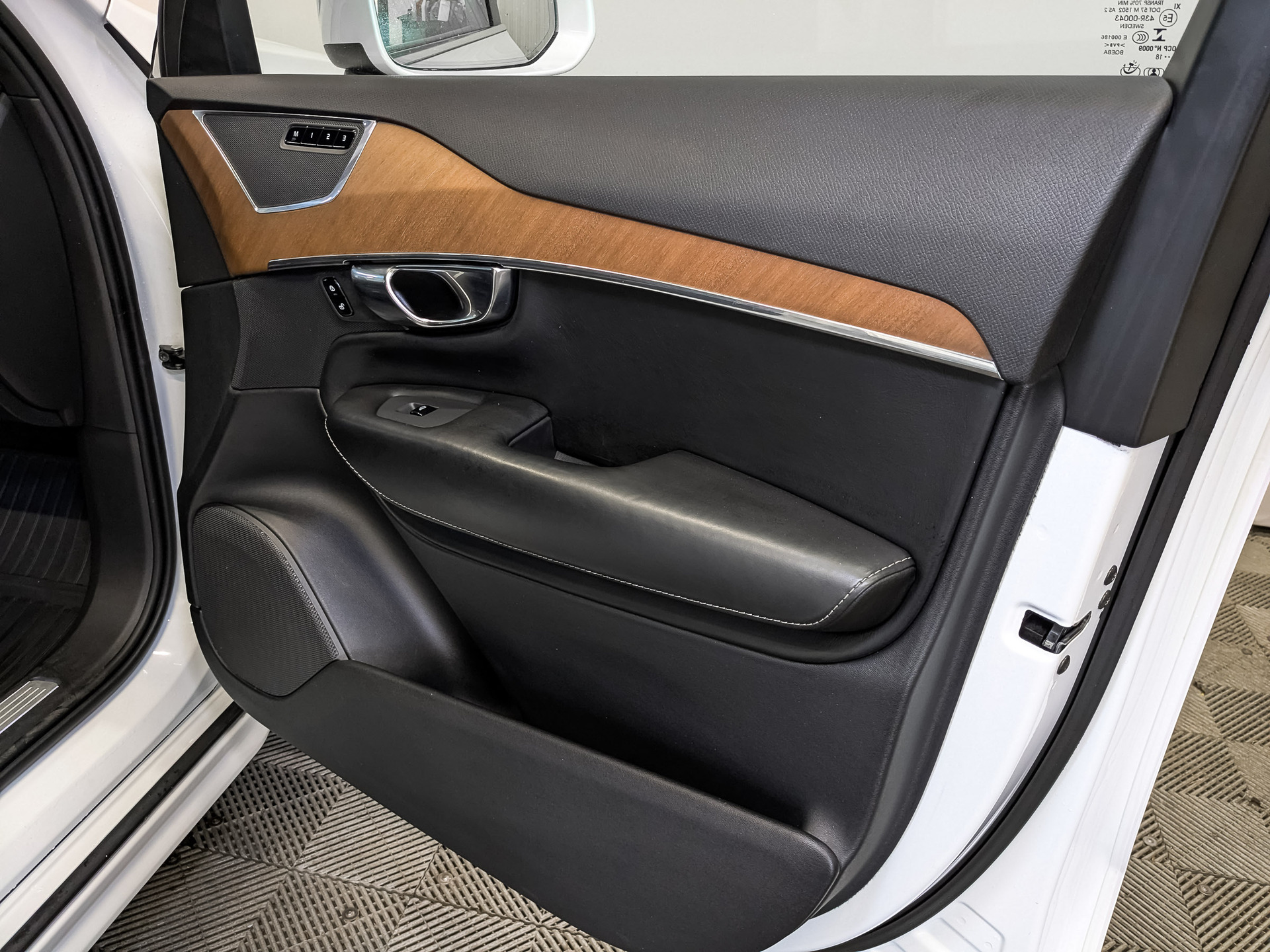 VOLVO XC90 2.00 (249 л.с), автомат, 2018, пробег 59 262 км