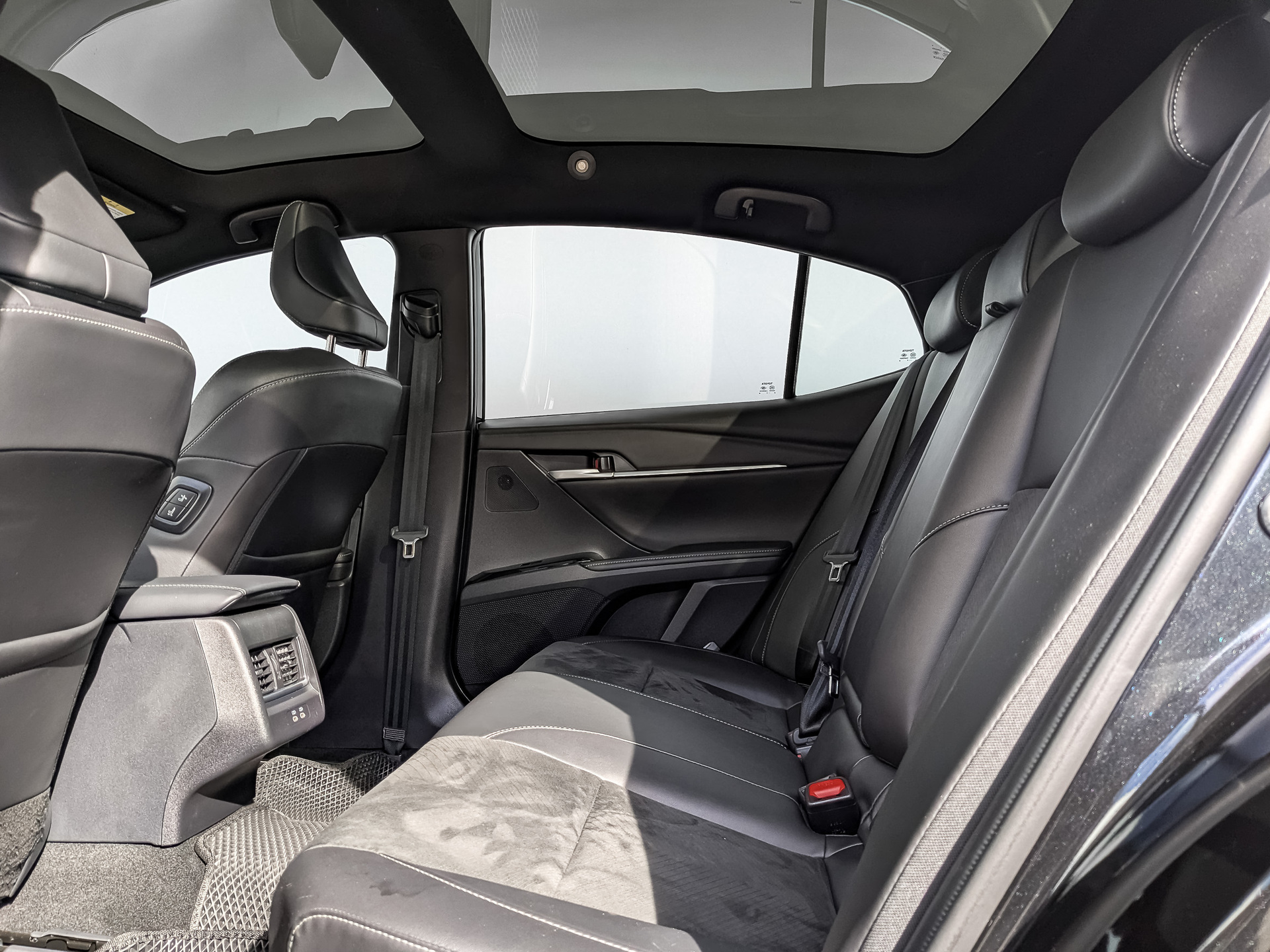 TOYOTA Camry 2.00 (173 л.с), автомат, 2024, пробег 18 224 км