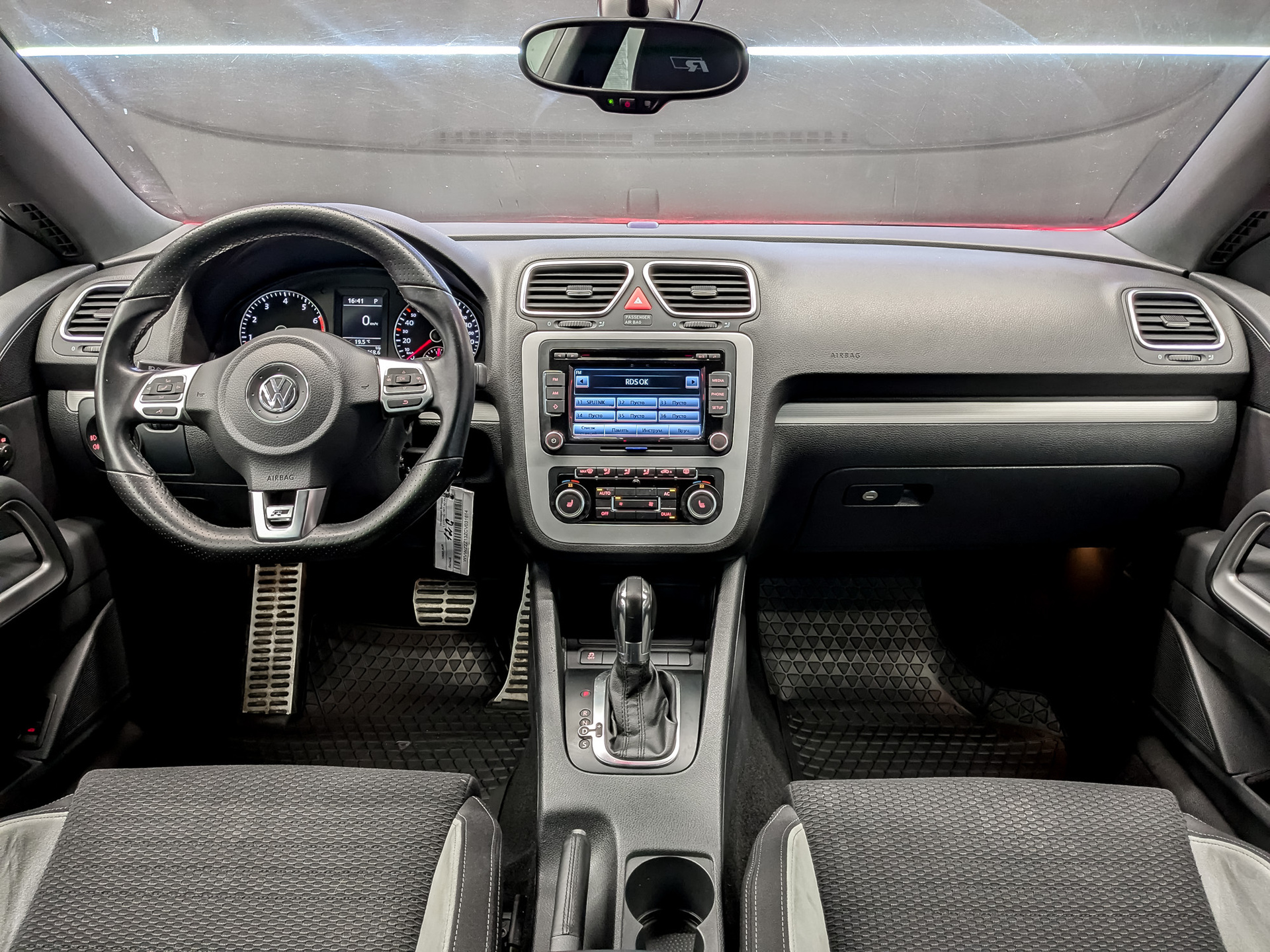 VOLKSWAGEN Scirocco 1.40 (160 л.с), автомат, 2012, пробег 91 555 км