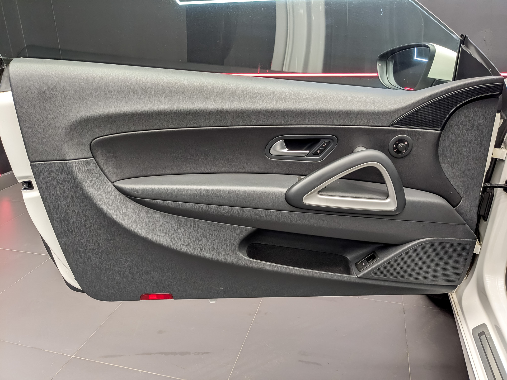 VOLKSWAGEN Scirocco 1.40 (160 л.с), автомат, 2012, пробег 91 555 км