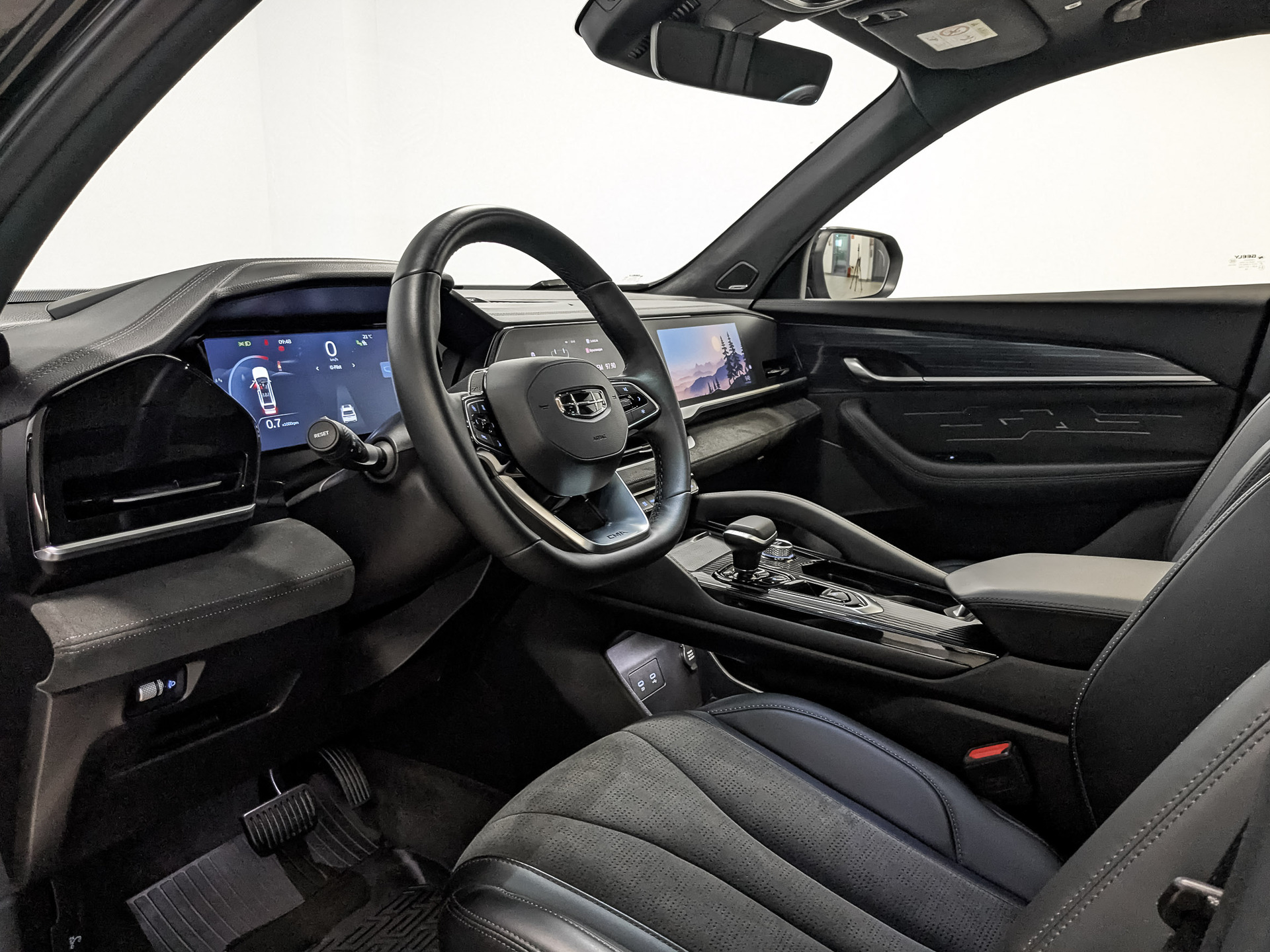 GEELY Monjaro 2.00 (238 л.с), автомат, 2024, пробег 38 670 км