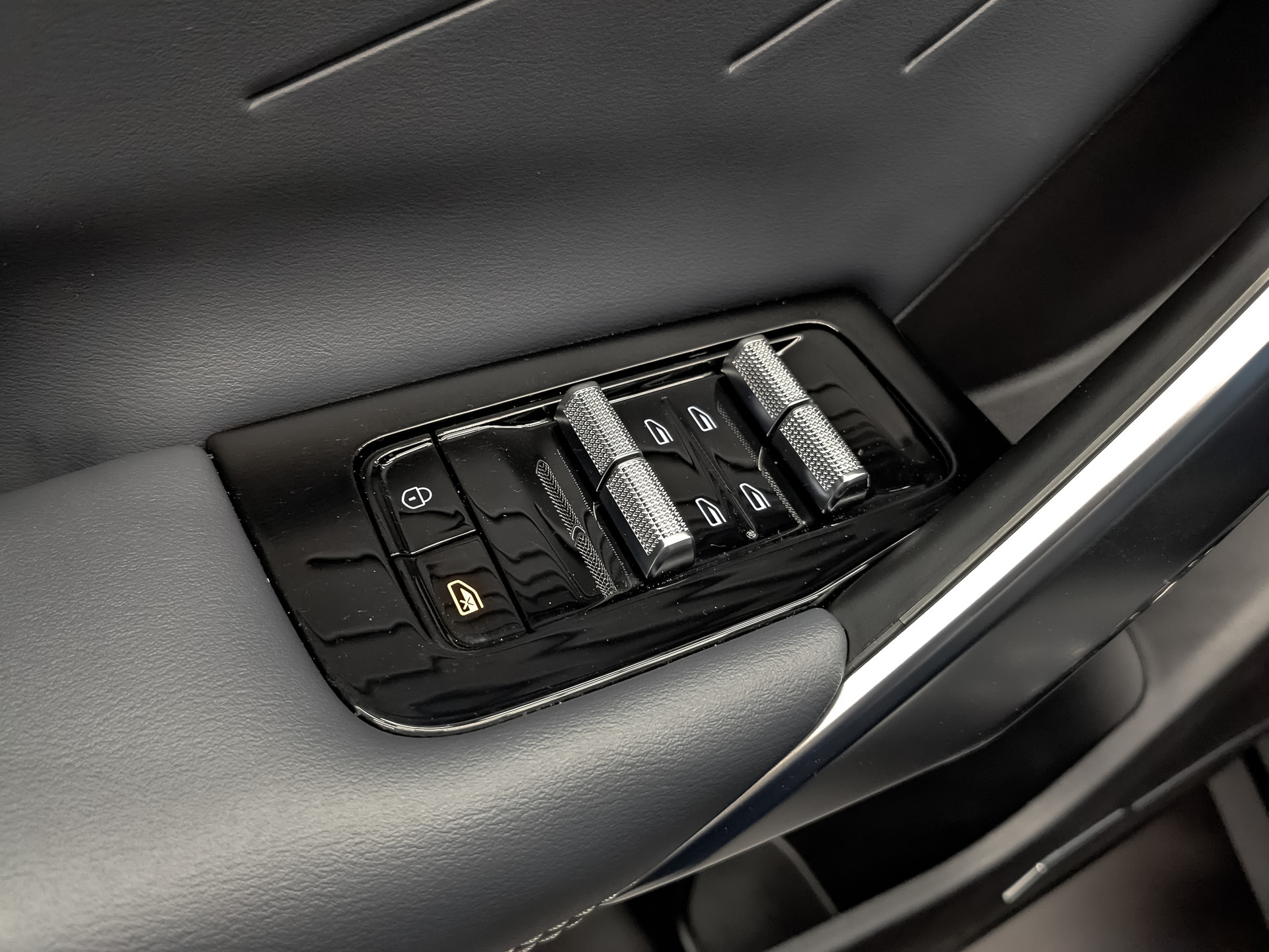 GEELY Atlas II 2.00 (200 л.с), автомат, 2024, пробег 20 943 км
