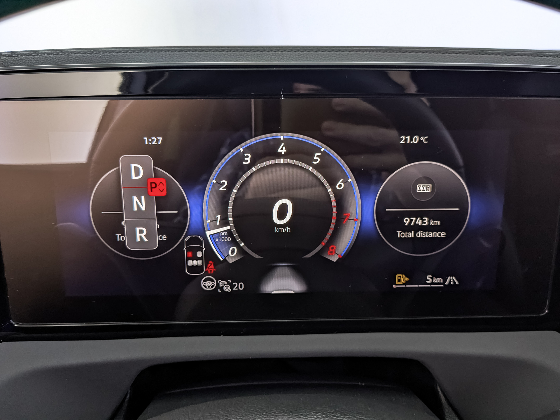 VOLKSWAGEN Tiguan 2.00 (220 л.с), автомат, 2025, пробег 9 741 км