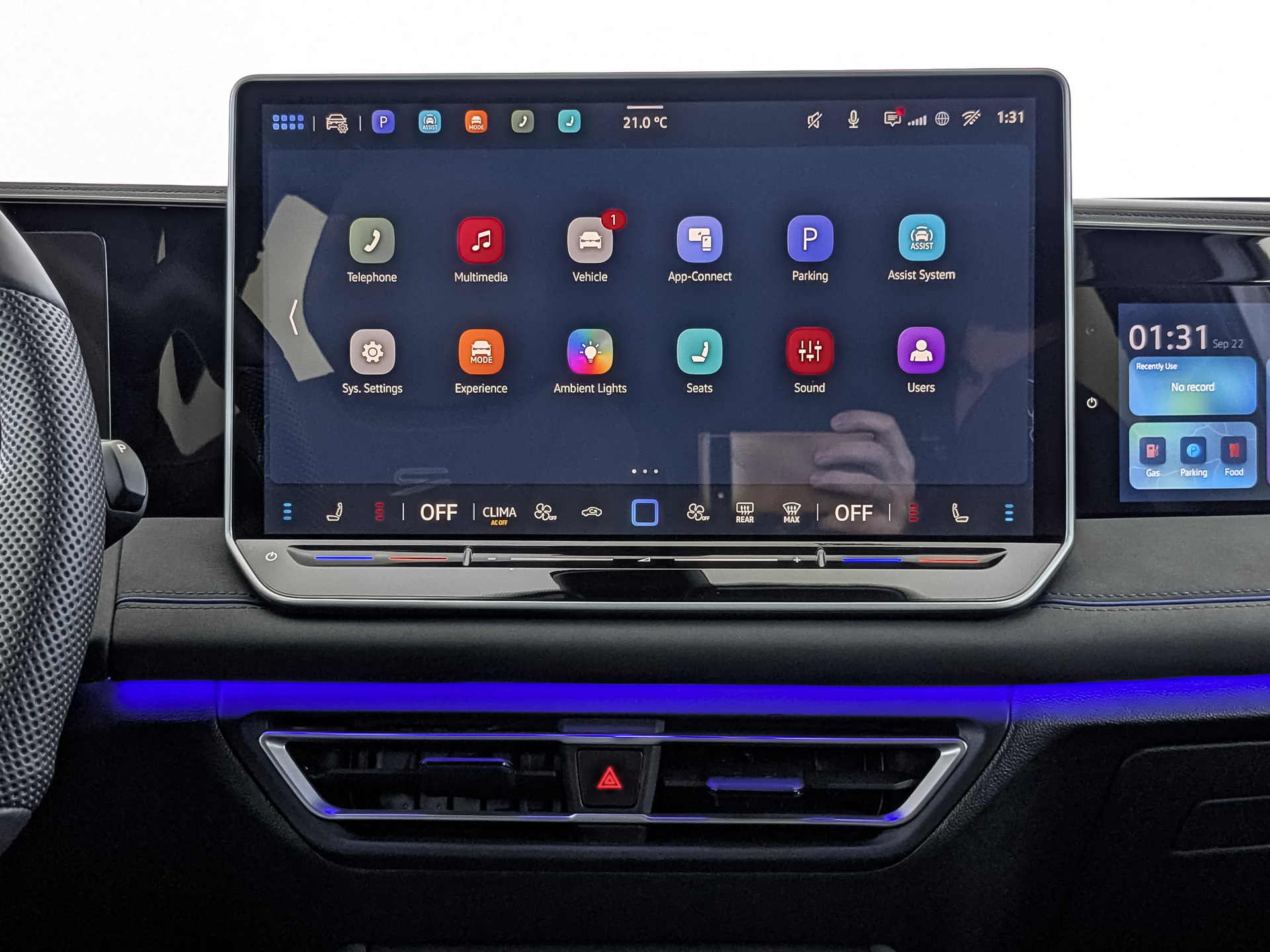 VOLKSWAGEN Tiguan 2.00 (220 л.с), автомат, 2025, пробег 9 741 км